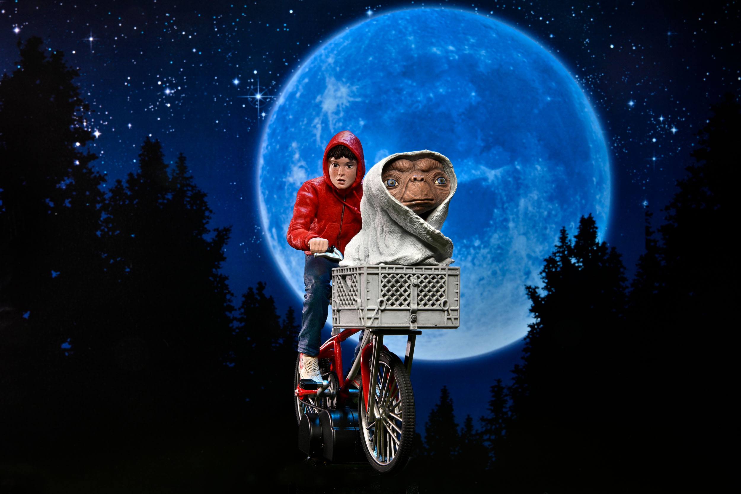 NECA 7-Inch Scale 40th Anniversary Collectible Action Figure of Elliot and E.T. on Bike from E.T. The Extra-Terrestrial