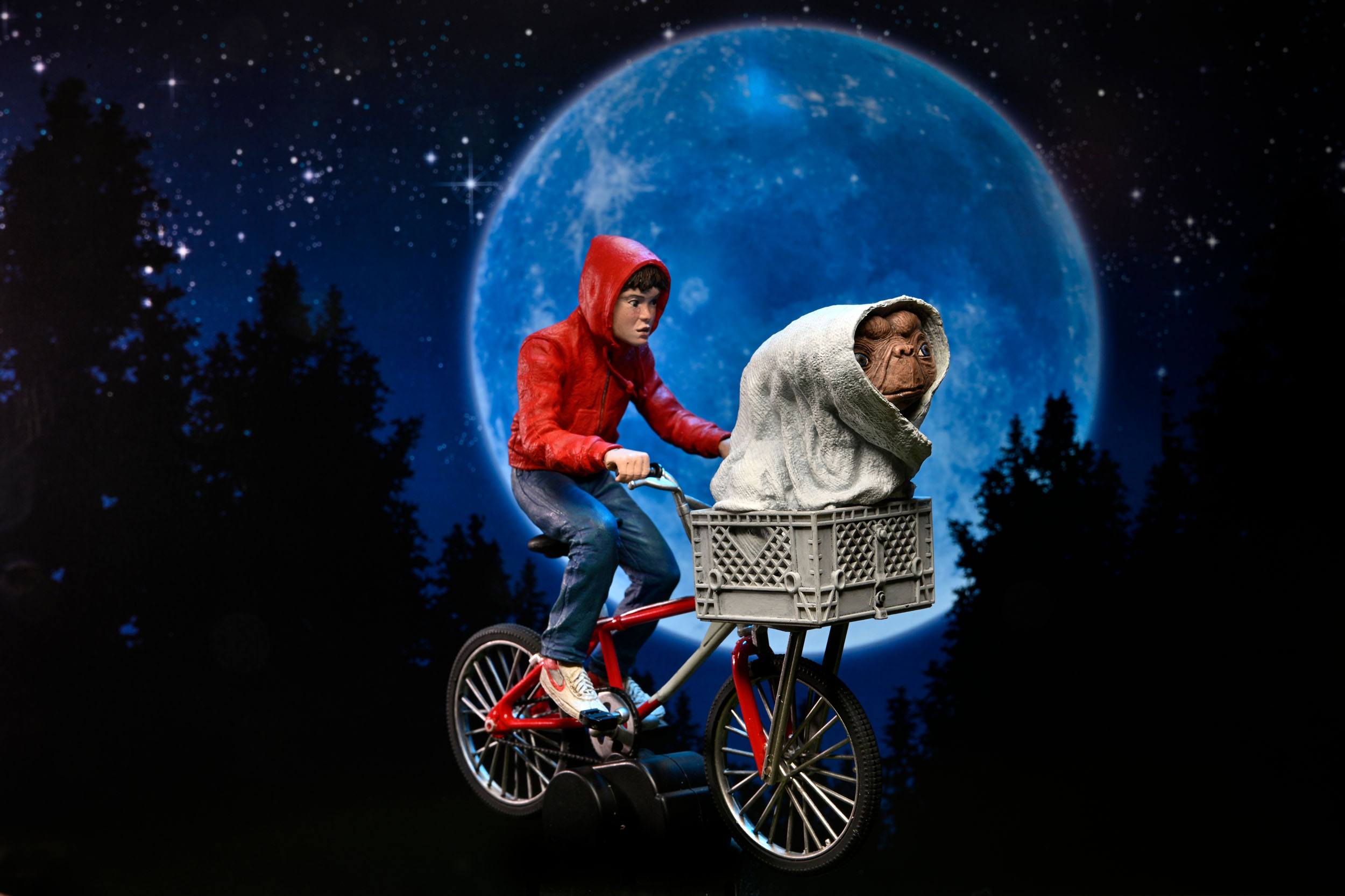 NECA 7-Inch Scale 40th Anniversary Collectible Action Figure of Elliot and E.T. on Bike from E.T. The Extra-Terrestrial