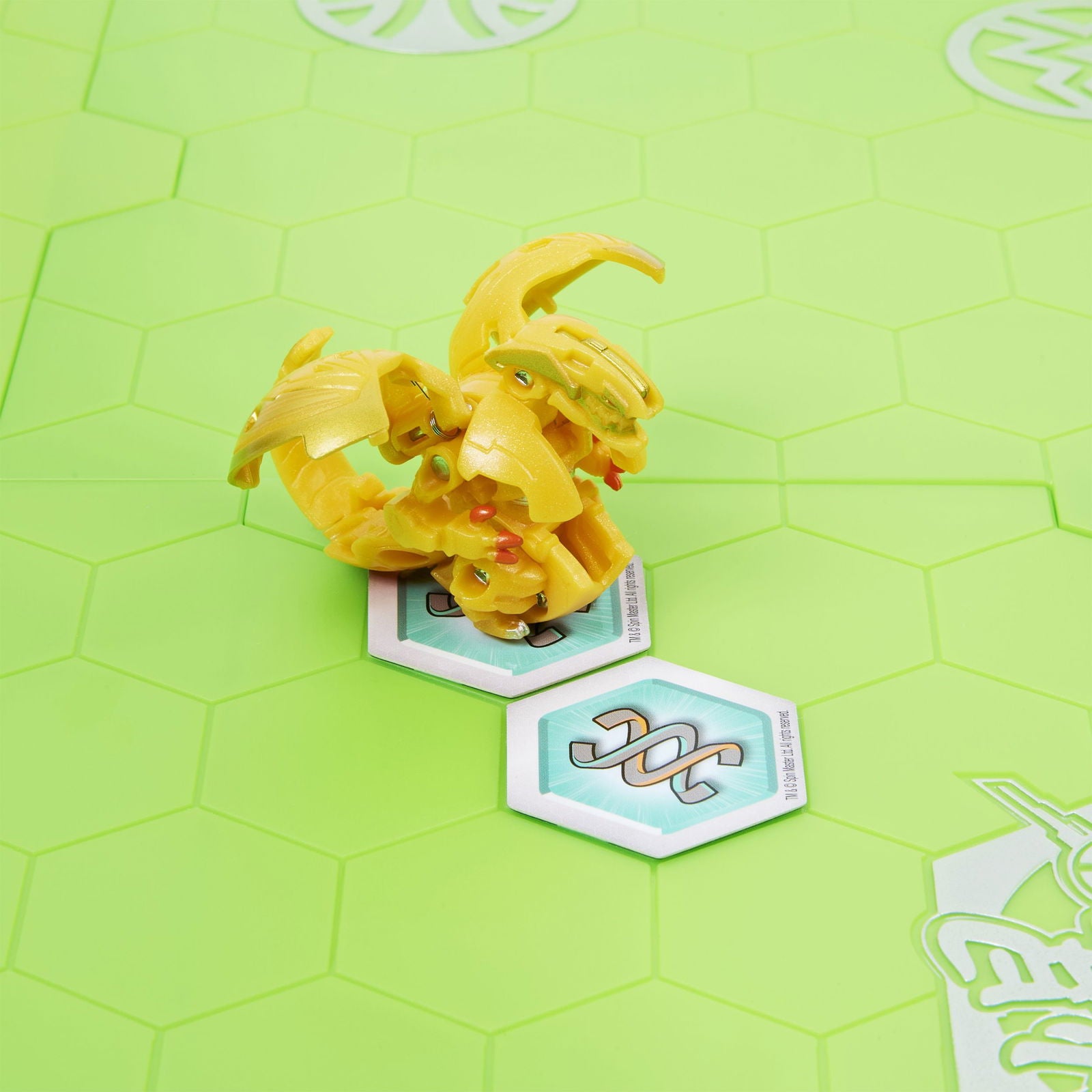 Bakugan Evolution Battle Arena Set - Including Exclusive Leonidas Bakugan Figure and Two Collectible Cards
