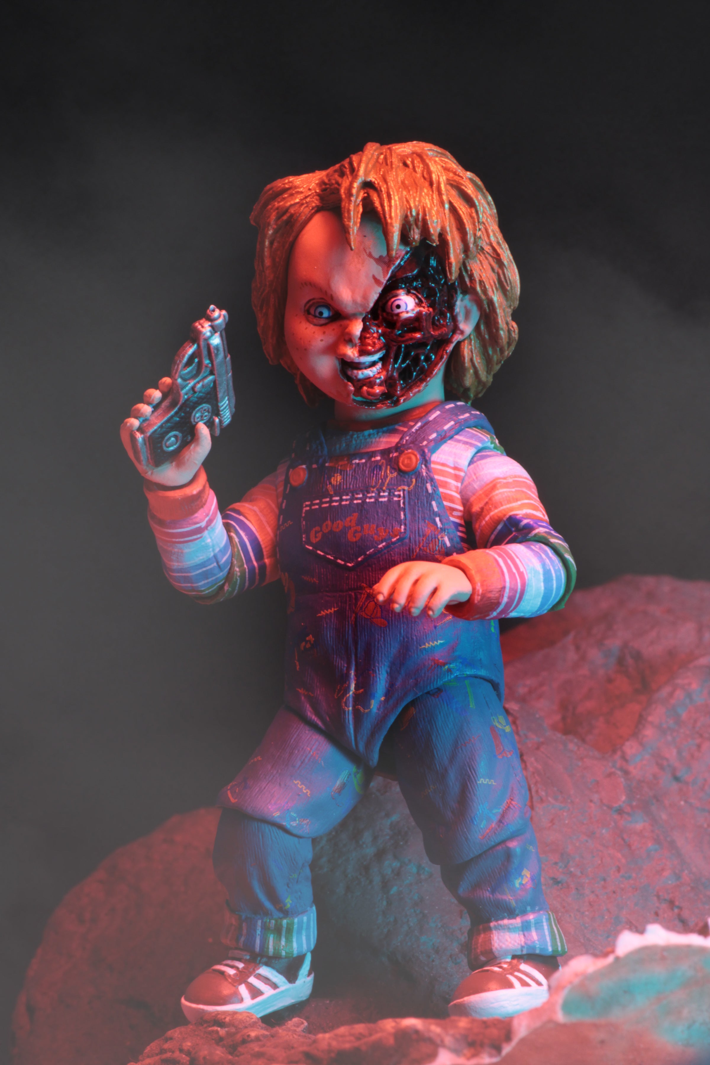 NECA Ultimate 7 - Child's Play Chucky Action Figure for Horror Fans