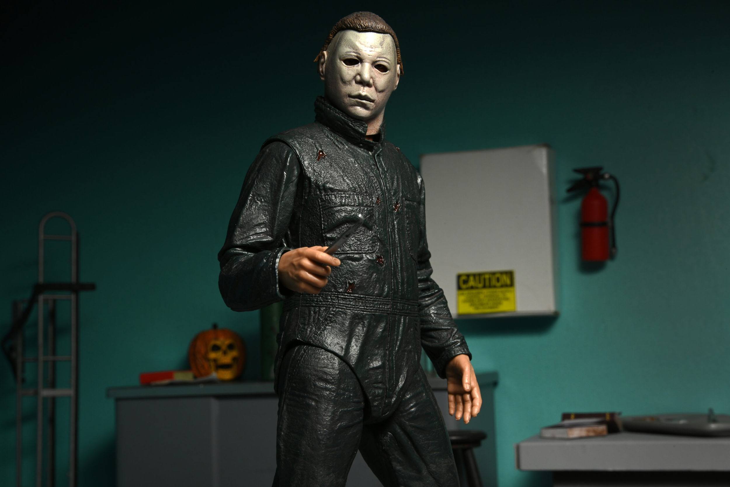 NECA Ultimate 7-Inch Scale Action Figure Two-Pack Featuring Michael Myers and Dr. Loomis from the 1981 Classic Sequel Halloween 2