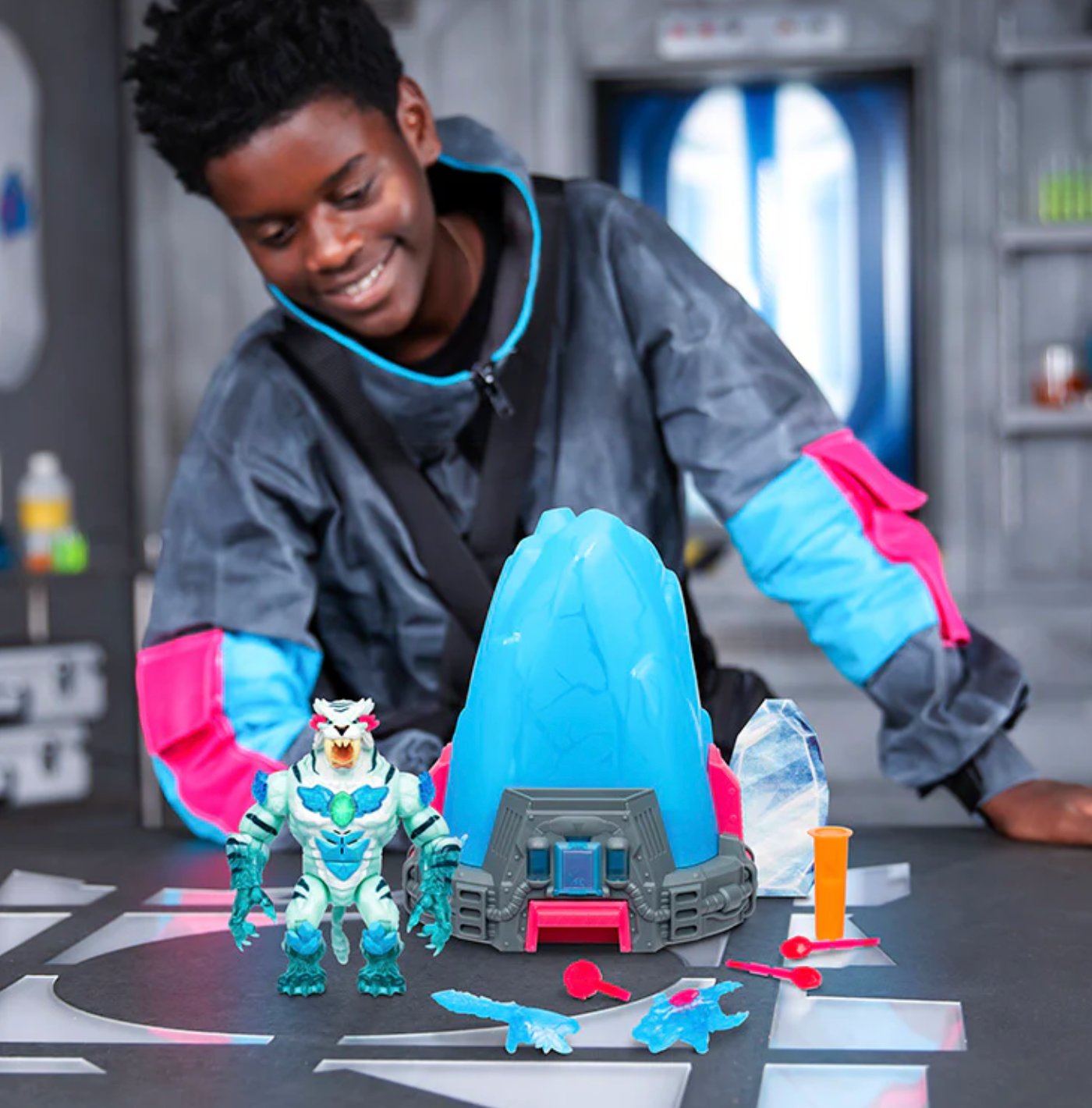 MrBeast Cryo Lab Assortment Collector Figures - Cryo Panther & Cryo Tiger