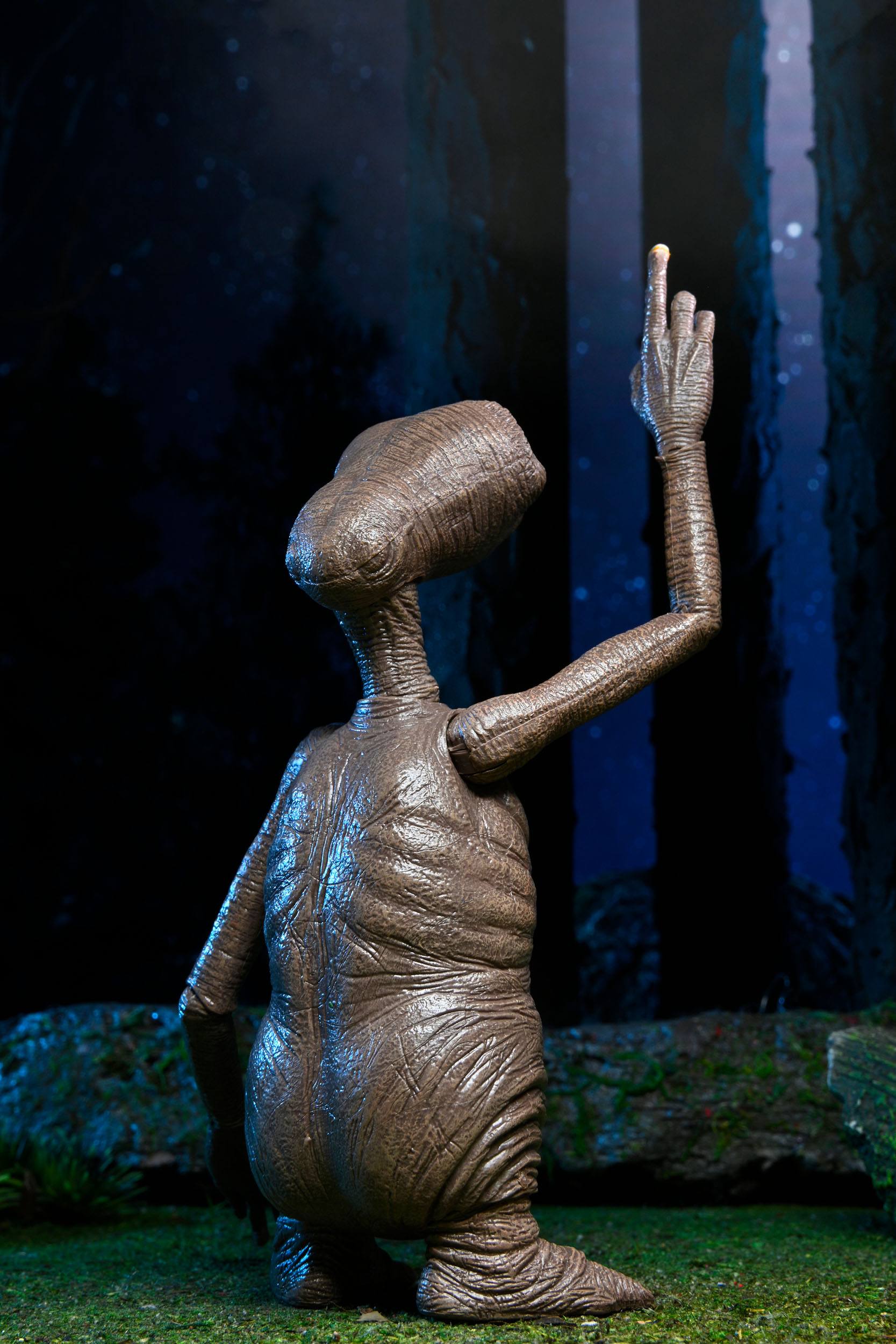 NECA 40th Anniversary Collectible 7-Inch Scale Ultimate E.T. The Extra-Terrestrial Action Figure