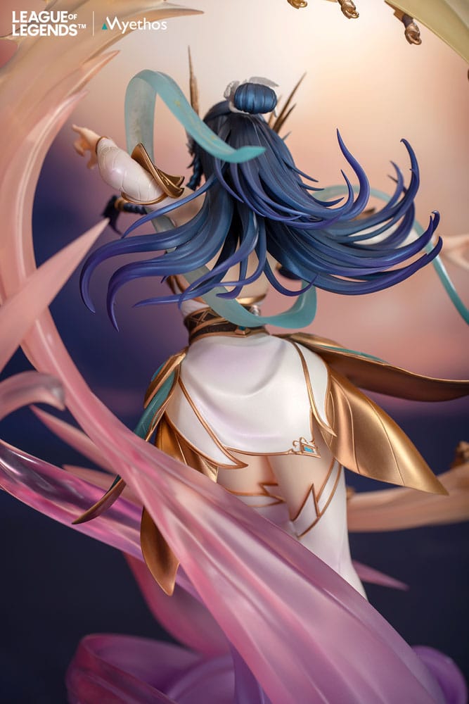 High - Quality 1/7 Scale Collectible Figure of Divine Sword Irelia from the Globally Renowned Game League of Legends