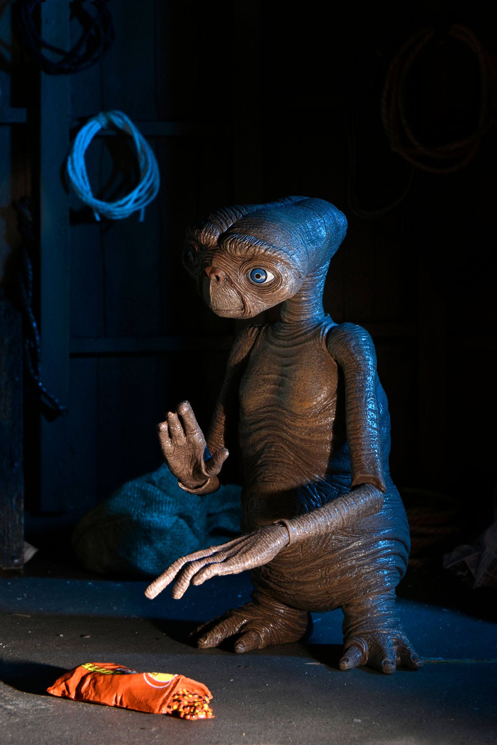 NECA 40th Anniversary Collectible 7-Inch Scale Ultimate E.T. The Extra-Terrestrial Action Figure