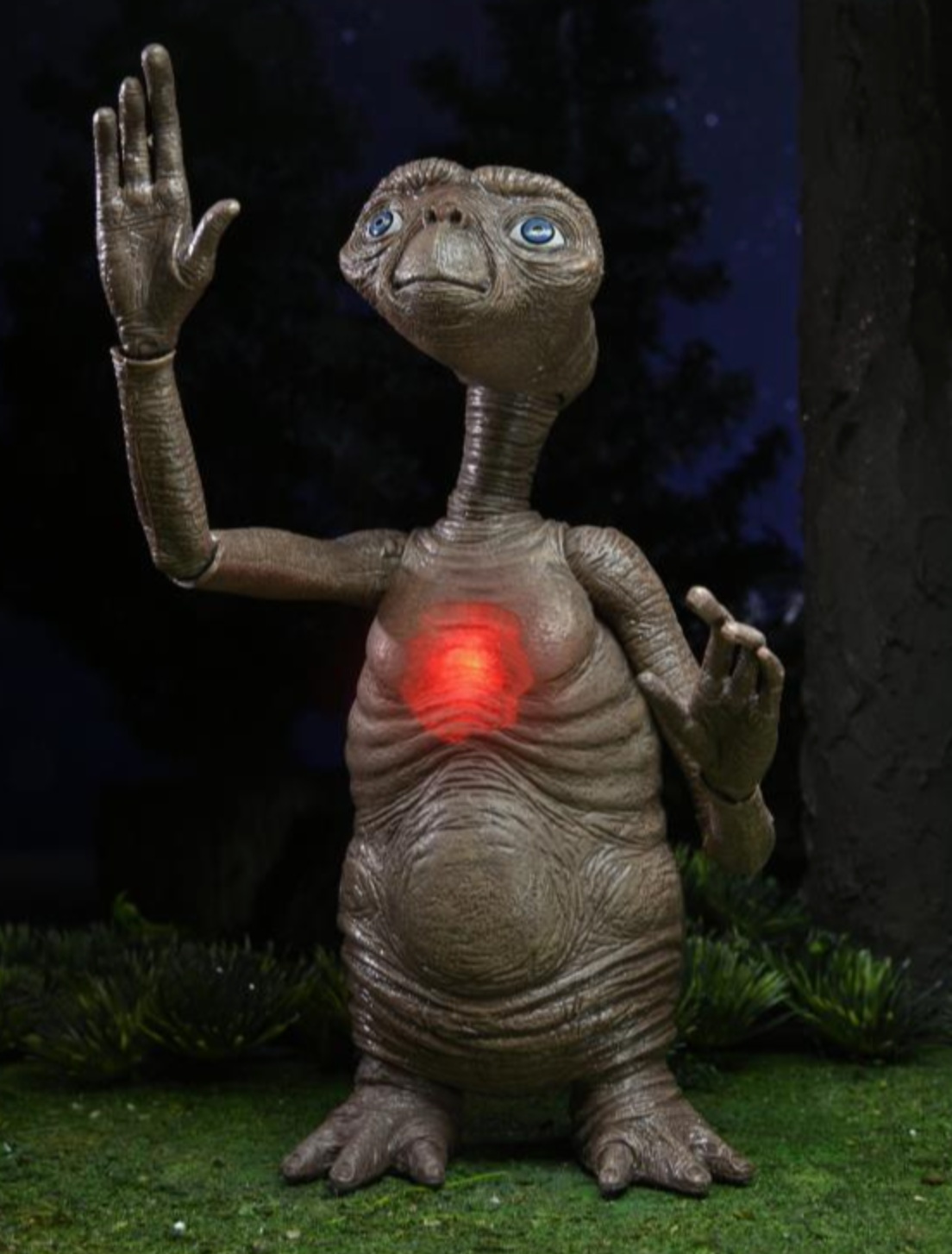 40th Anniversary E.T. The Extra-Terrestrial Deluxe LED Light-Up Action Figure