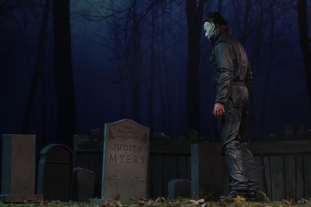 NECA 7-Inch Ultimate Collectible Action Figure of Michael Myers from Halloween Movie
