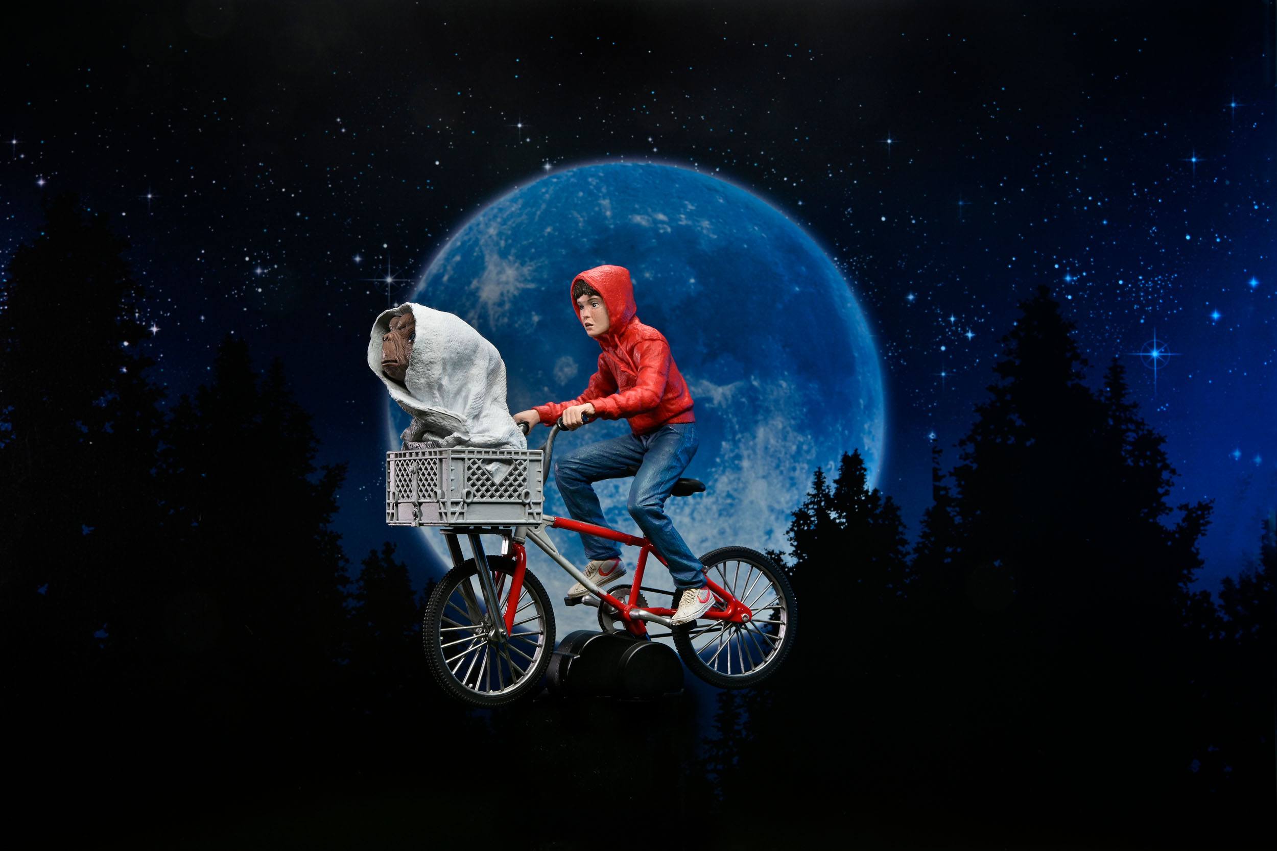 NECA 7-Inch Scale 40th Anniversary Collectible Action Figure of Elliot and E.T. on Bike from E.T. The Extra-Terrestrial