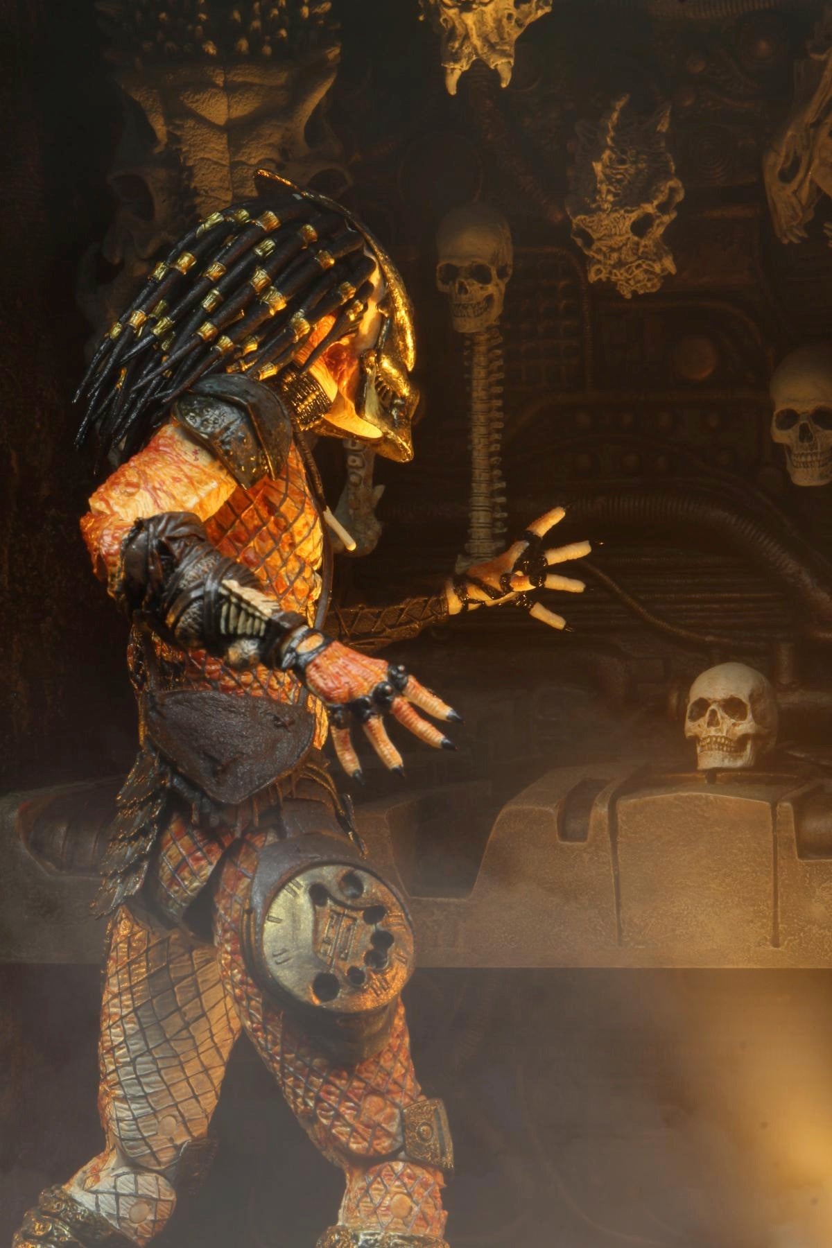 NECA 7 - Inch Scale Ultimate Action Figure of Stalker Predator from Predator 2
