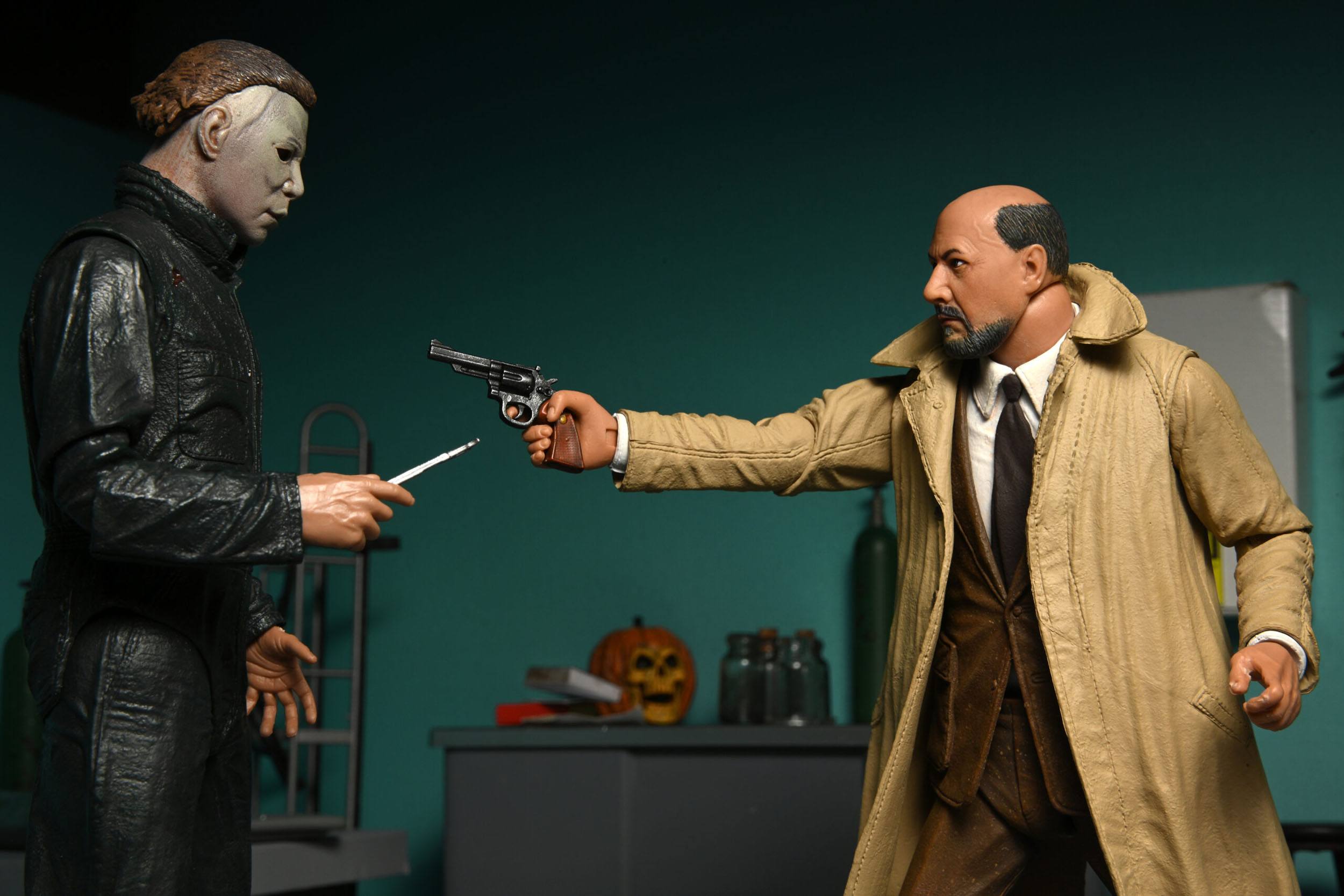 NECA Ultimate 7-Inch Scale Action Figure Two-Pack Featuring Michael Myers and Dr. Loomis from the 1981 Classic Sequel Halloween 2