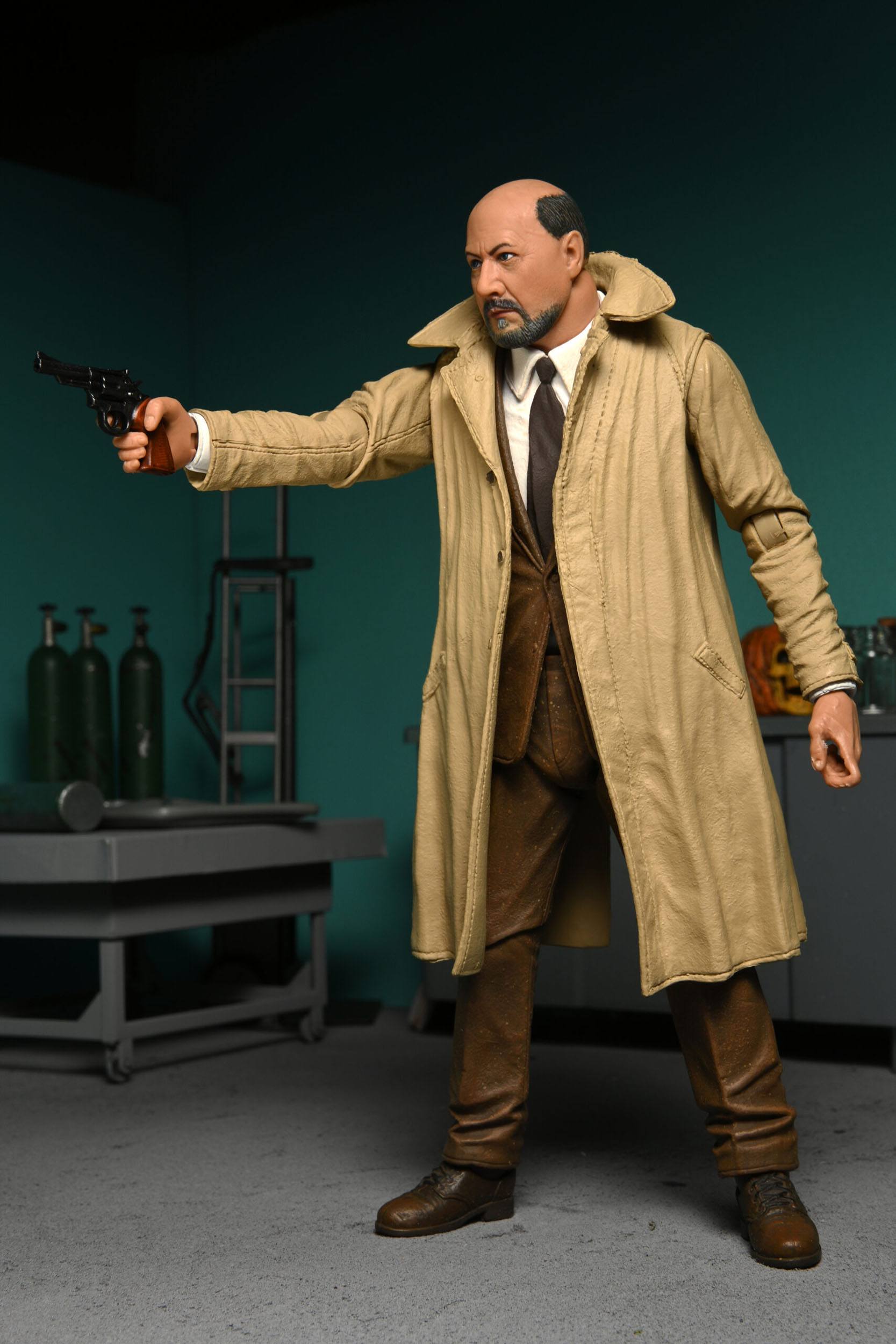 NECA Ultimate 7-Inch Scale Action Figure Two-Pack Featuring Michael Myers and Dr. Loomis from the 1981 Classic Sequel Halloween 2