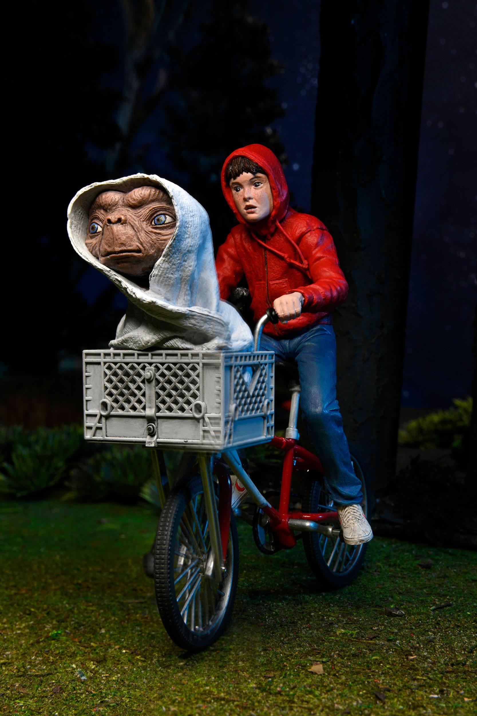 NECA 7-Inch Scale 40th Anniversary Collectible Action Figure of Elliot and E.T. on Bike from E.T. The Extra-Terrestrial