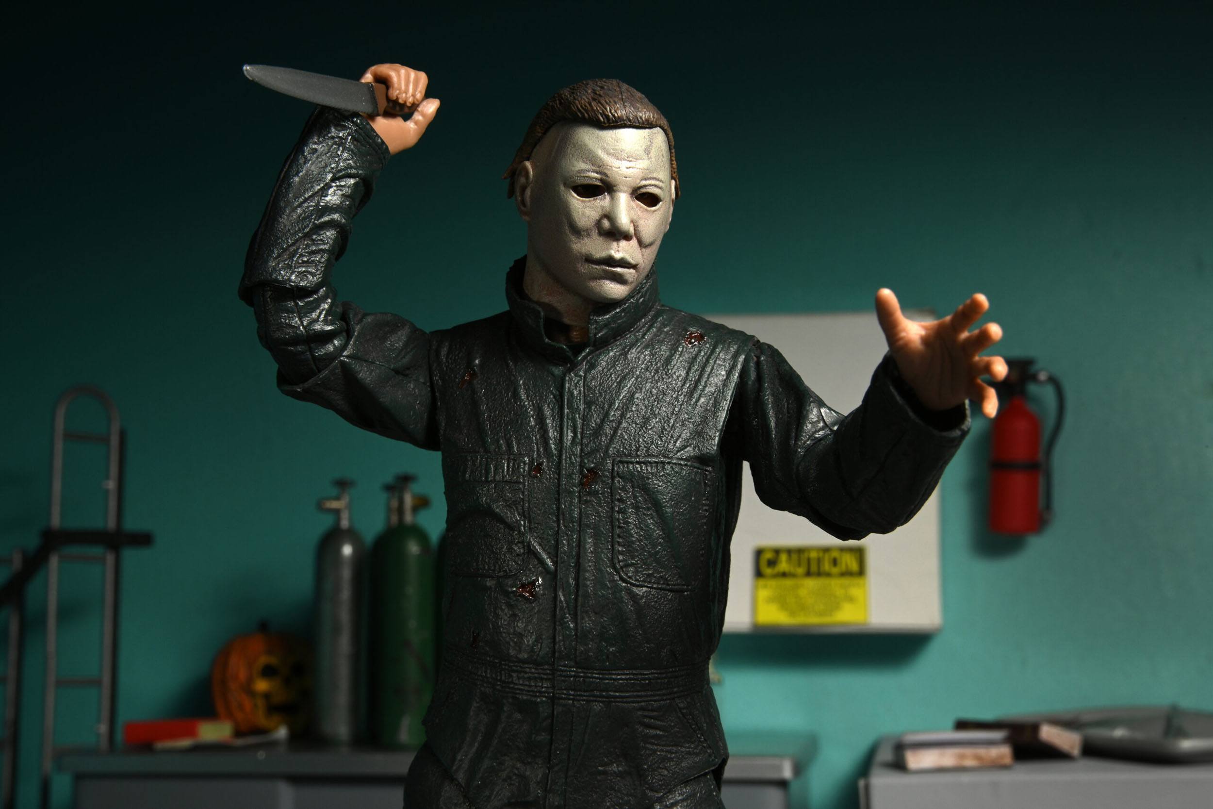 NECA Ultimate 7-Inch Scale Action Figure Two-Pack Featuring Michael Myers and Dr. Loomis from the 1981 Classic Sequel Halloween 2