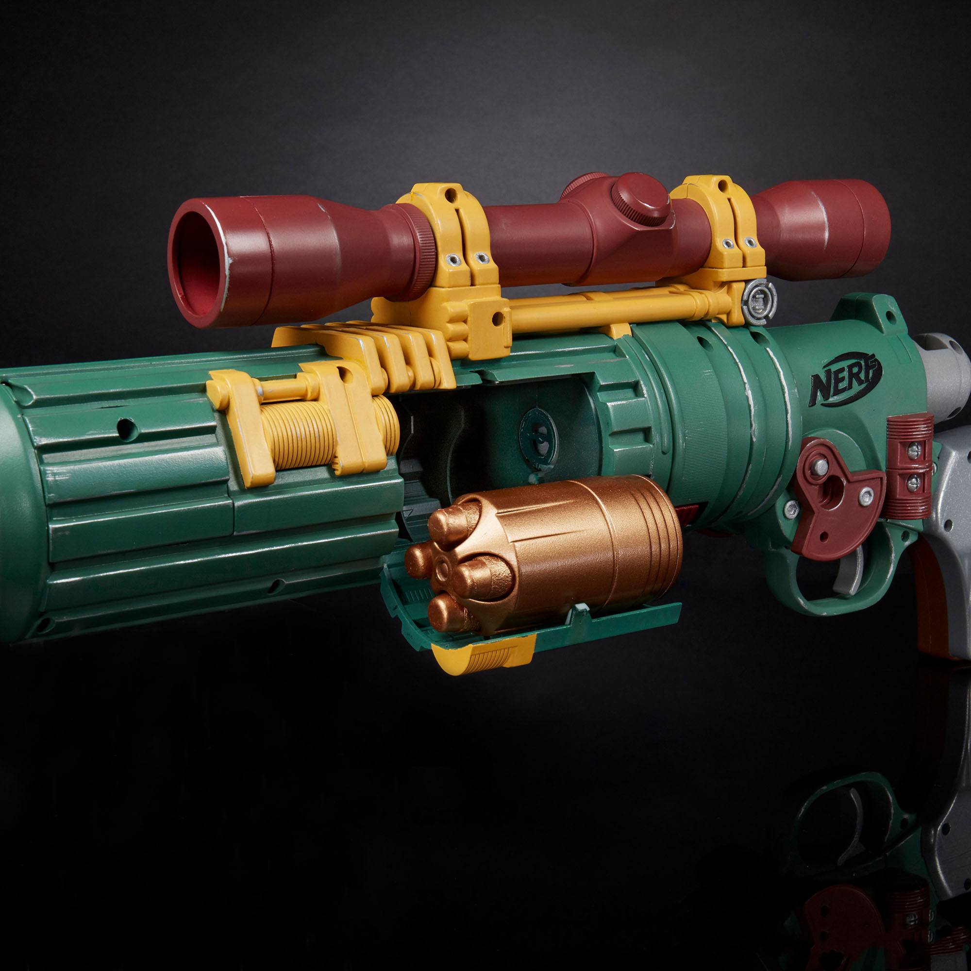 Limited Edition Nerf Star Wars Replica of Boba Fett's EE - 3 Dart - Firing Blaster Toy