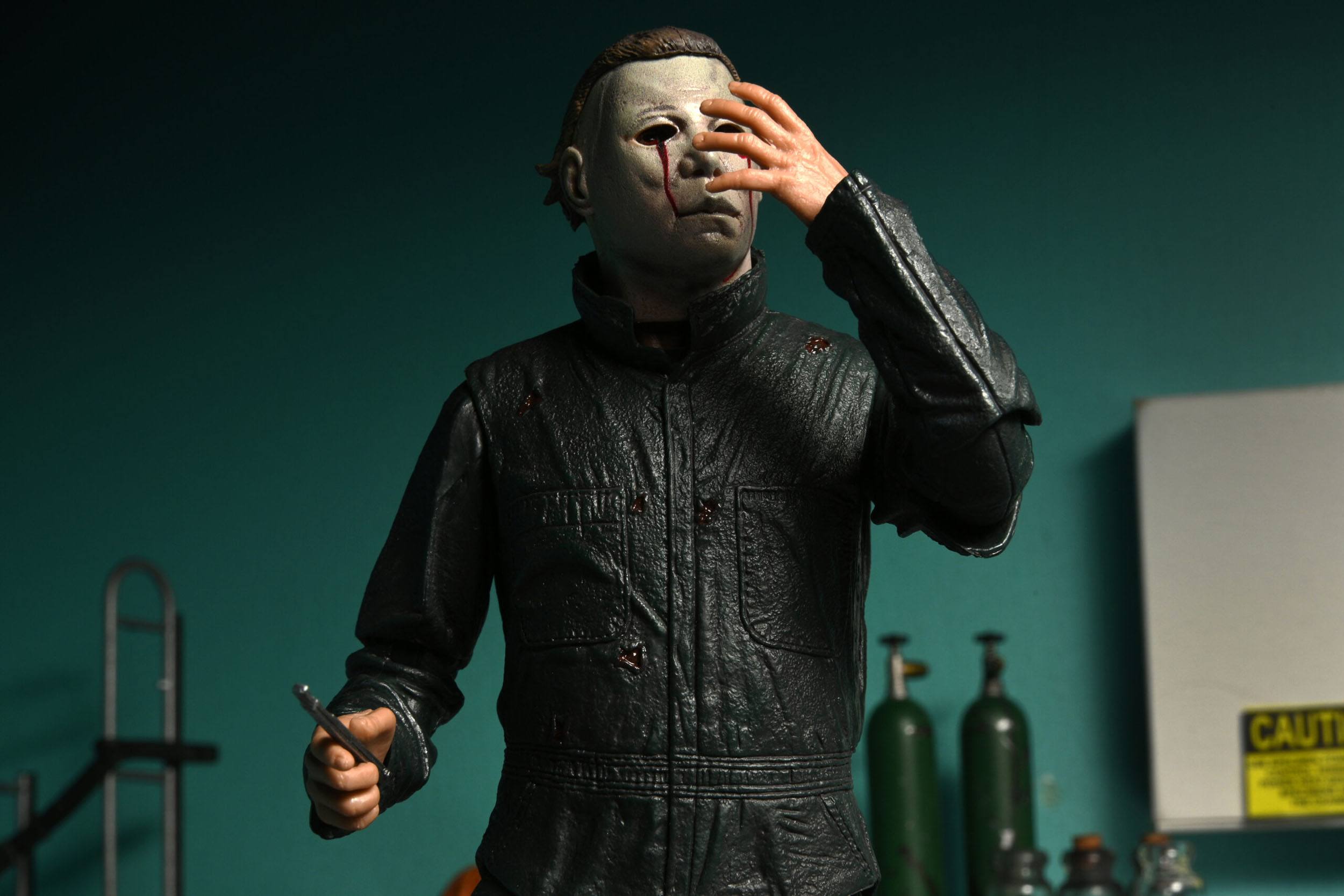 NECA Ultimate 7-Inch Scale Action Figure Two-Pack Featuring Michael Myers and Dr. Loomis from the 1981 Classic Sequel Halloween 2