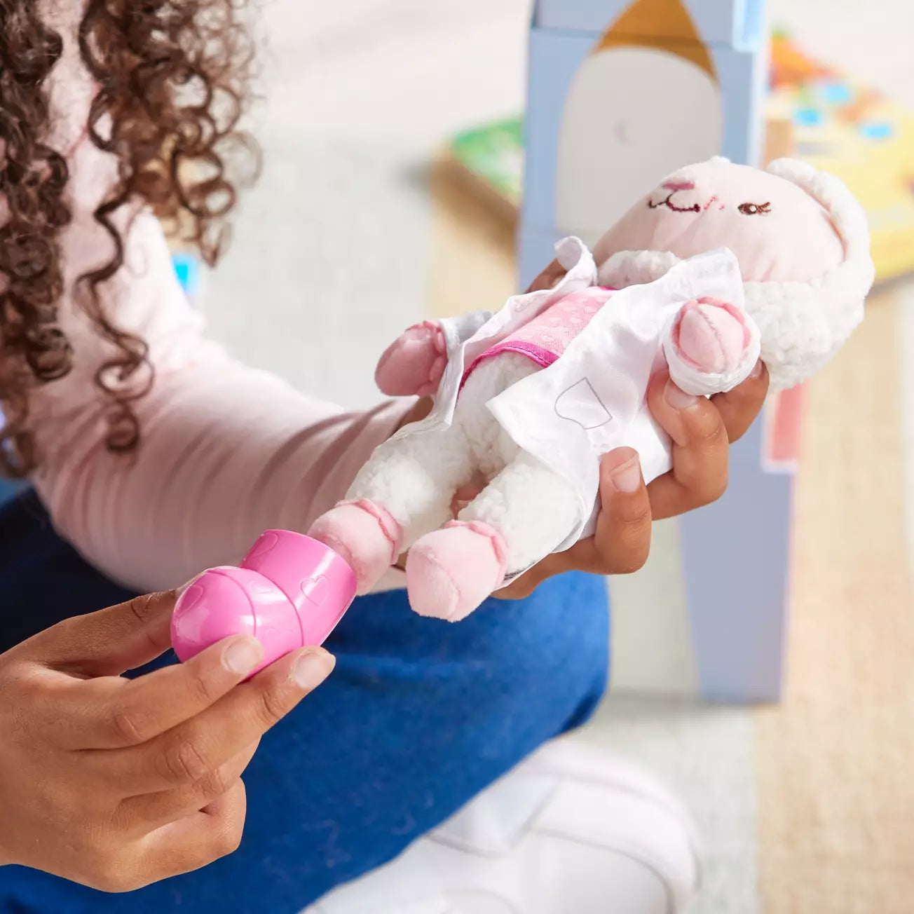 Disney Doc McStuffins Glittery Toy Hospital Set with Soft Lambie