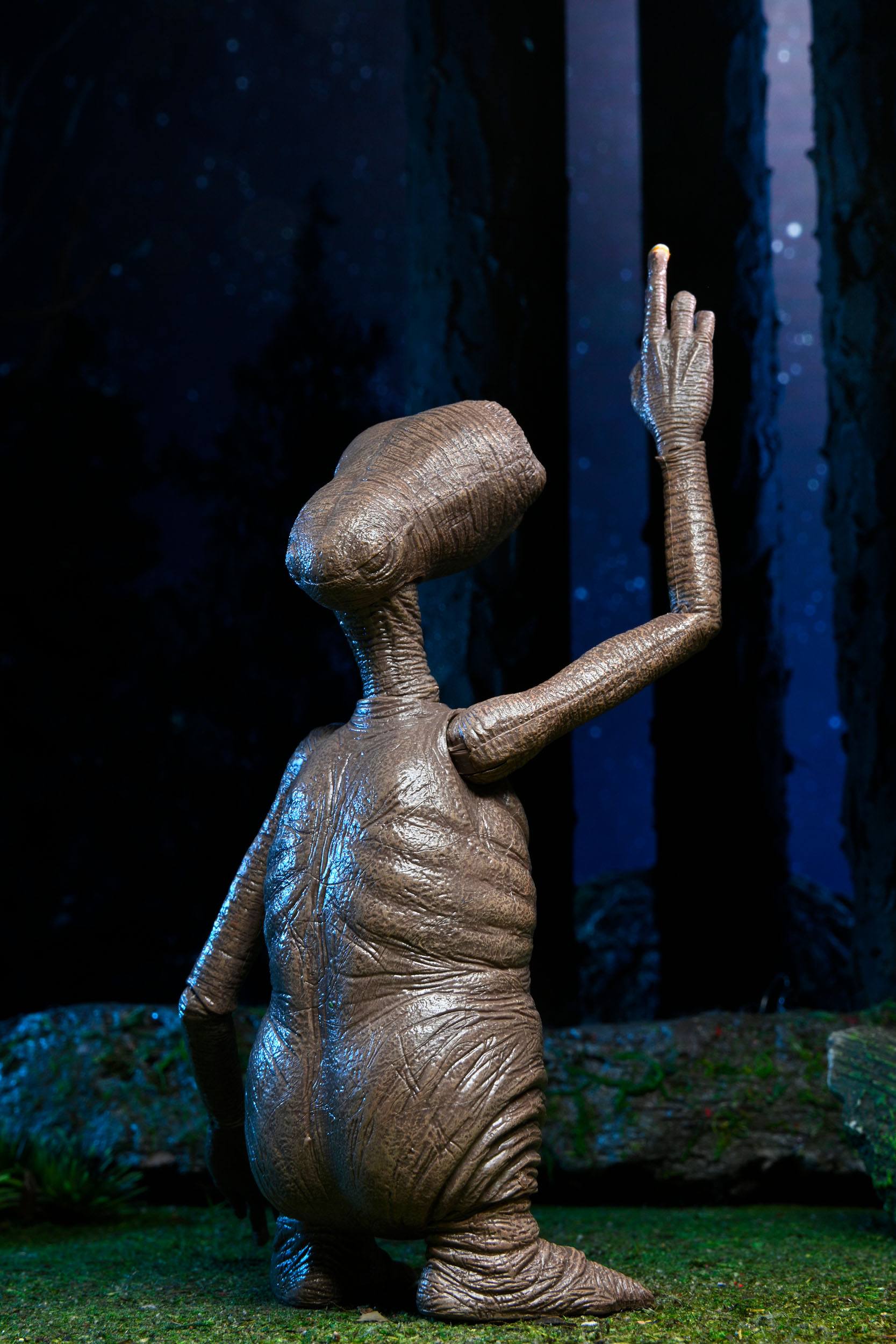 NECA 40th Anniversary Collectible 7-Inch Scale Ultimate E.T. The Extra-Terrestrial Action Figure