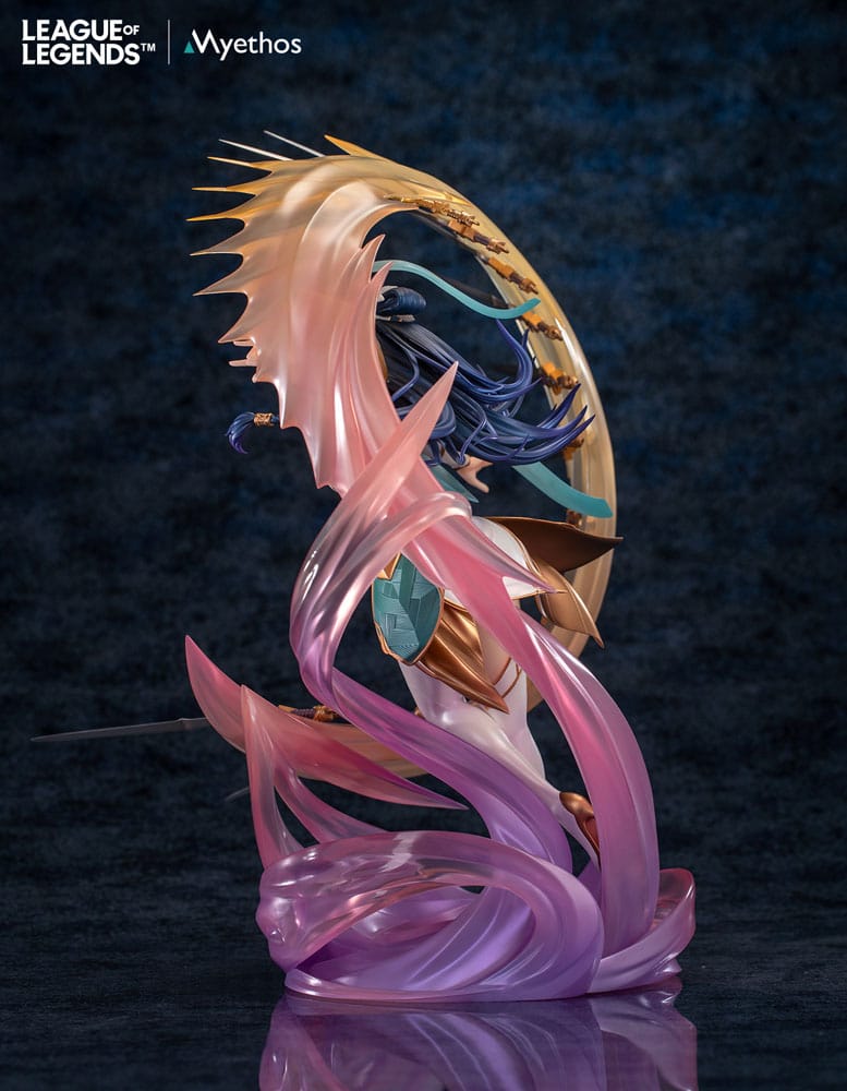 High - Quality 1/7 Scale Collectible Figure of Divine Sword Irelia from the Globally Renowned Game League of Legends