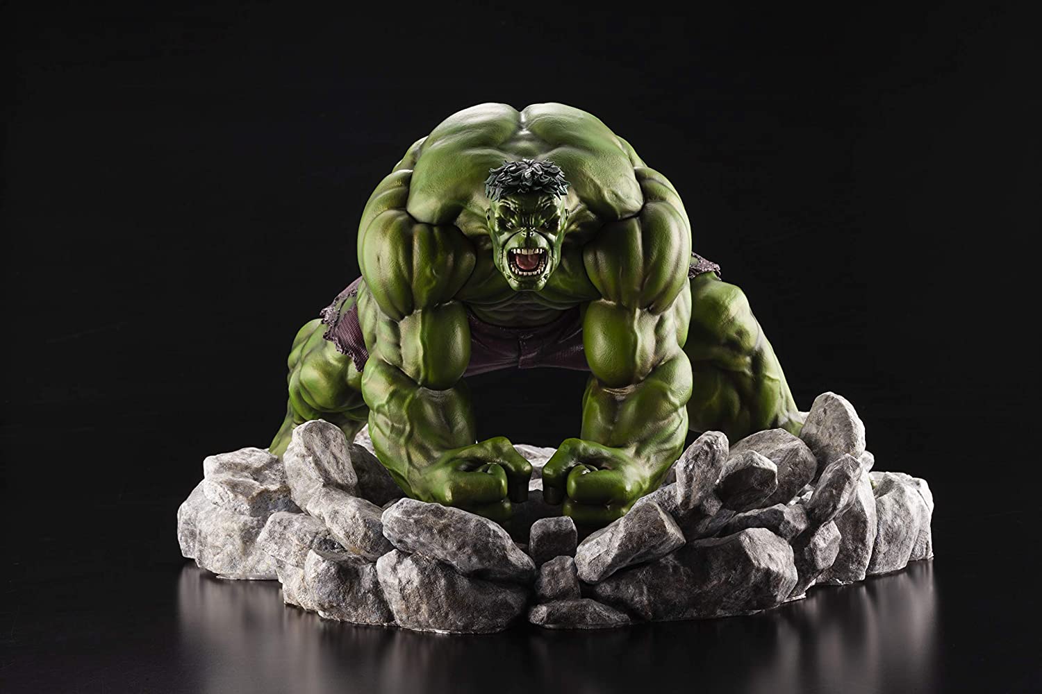 Kotobukiya ARTFX Premier Series 1/10 Scale Statue of Hulk from Marvel Comics