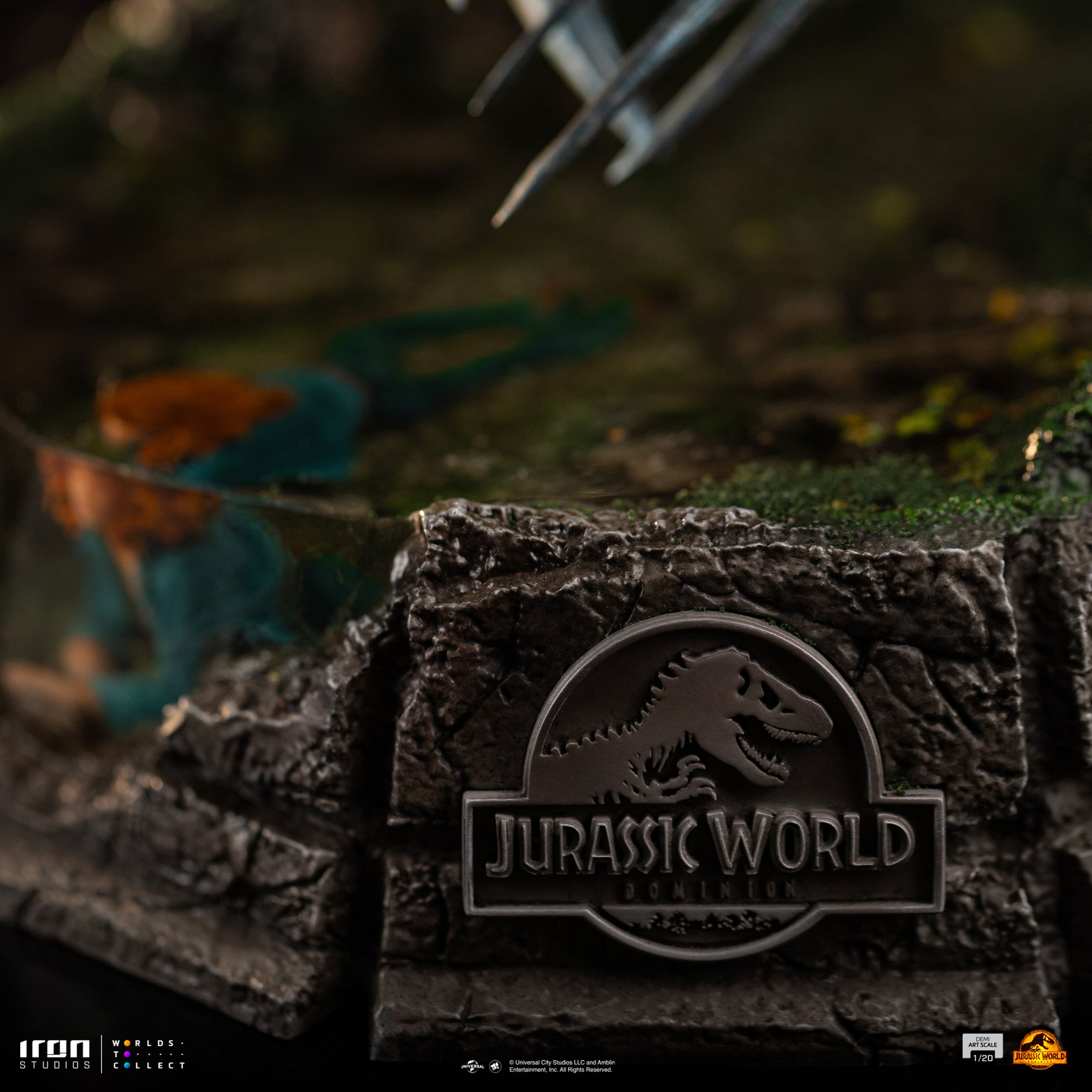 Iron Studios Collectible Limited Edition Jurassic World Therizinosaurus Statue in 1/20 Art Scale