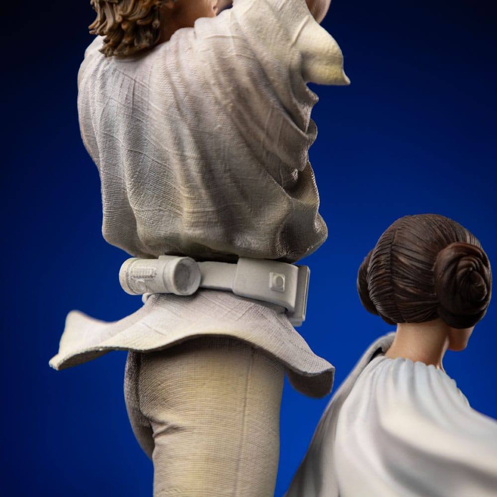 Iron Studio Star Wars: A New Hope Deluxe 1/10 Art Scale Limited Edition Collectible Statue of Luke Skywalker and Princess Leia Organa