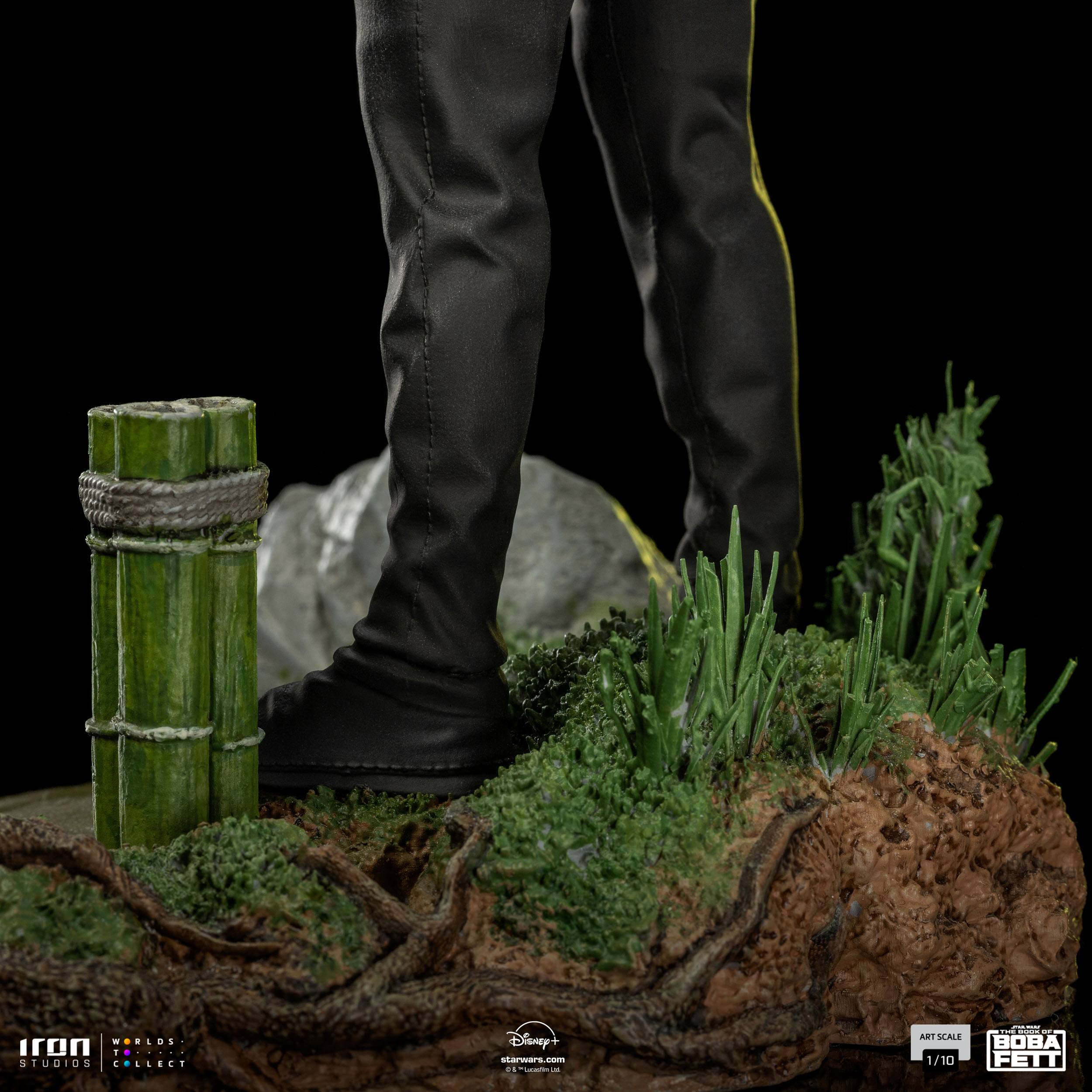 Iron Studios Limited Edition 1/10 Art Scale Statue of Luke Skywalker and Grogu Training from Star Wars The Book of Boba Fett