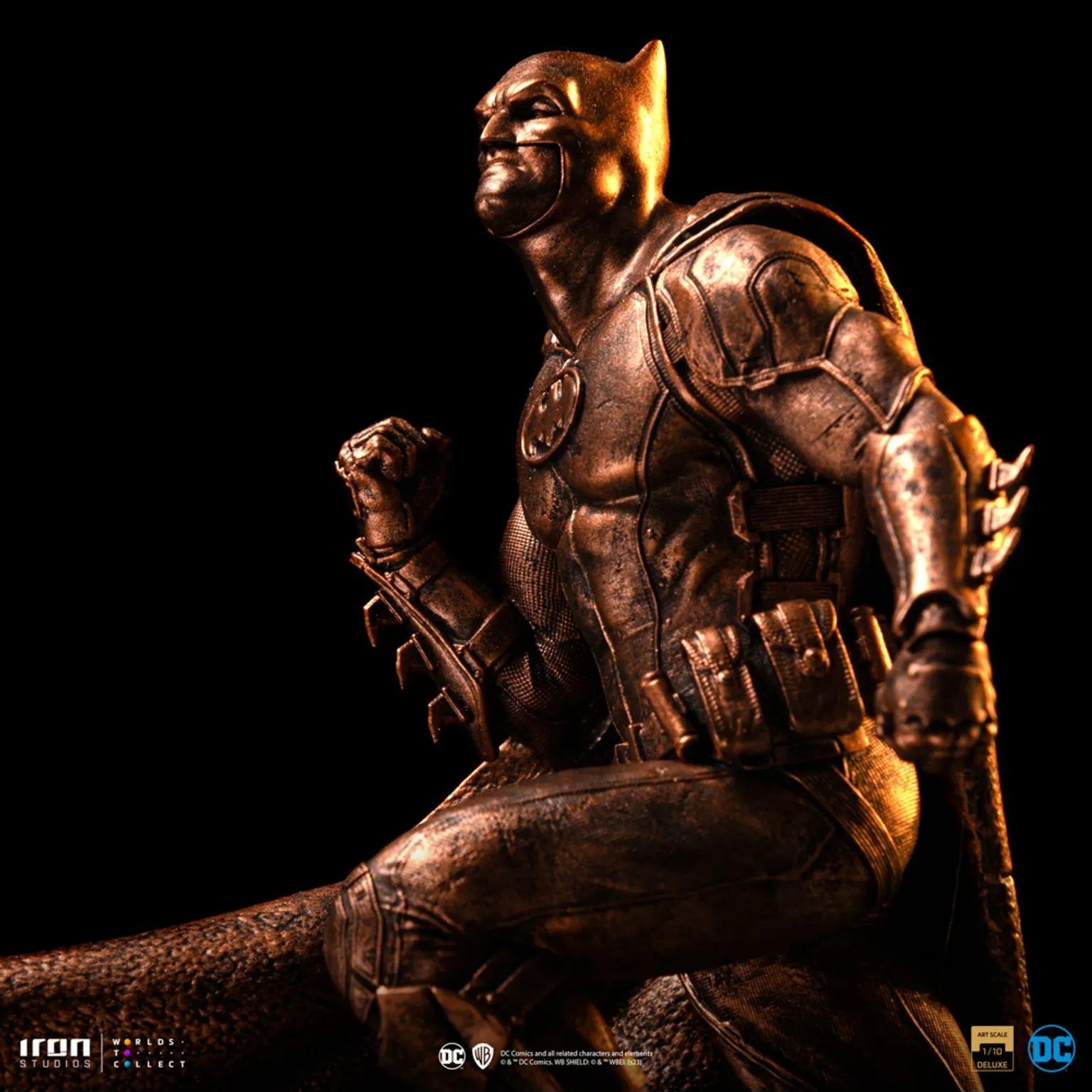 Iron Studios Exclusive 1/10 Limited Edition DC Batman Deluxe Statue (Bronze Version)