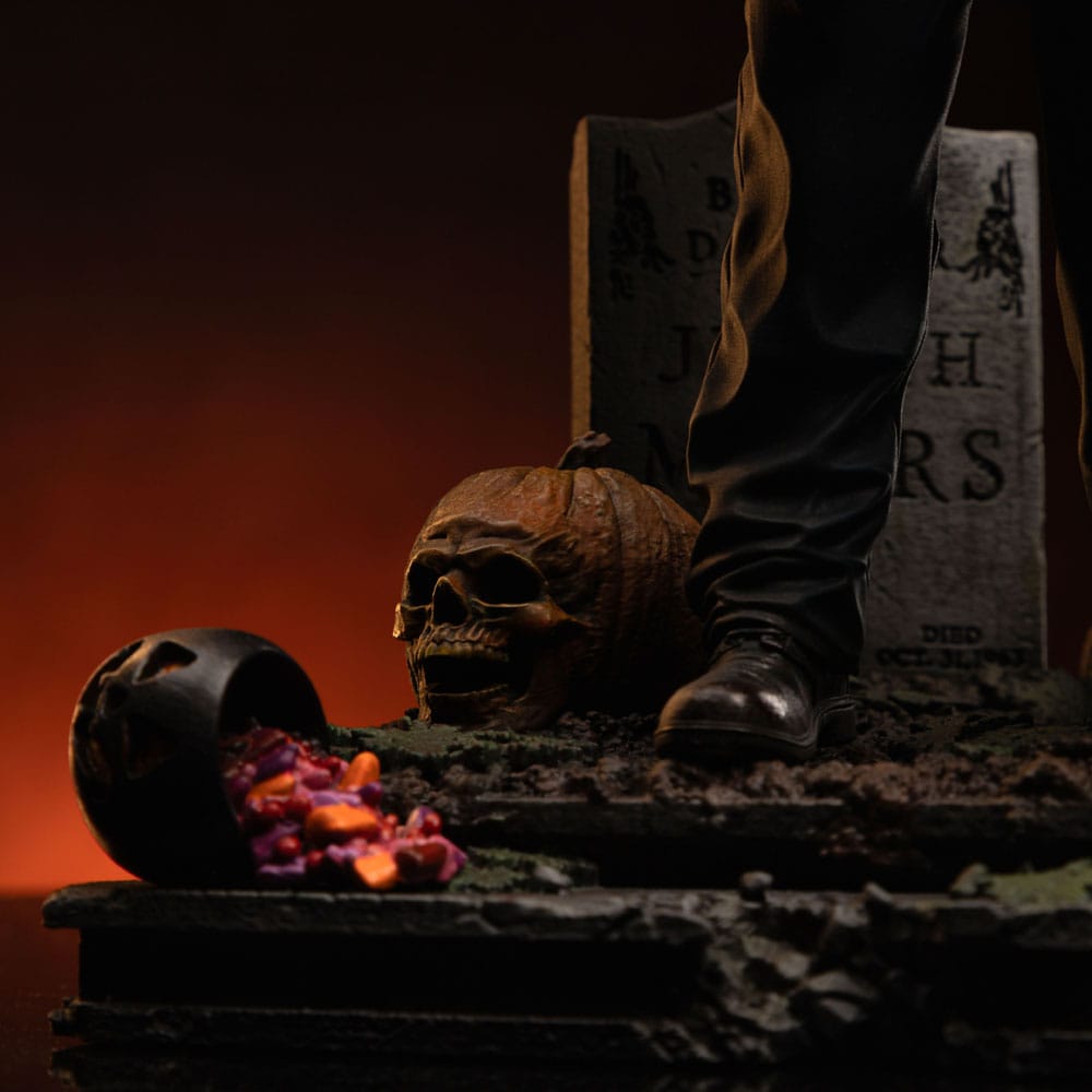 Iron Studios Limited Edition 1/10 Deluxe Art Scale Statue of Michael Myers from Halloween II Horror Movie