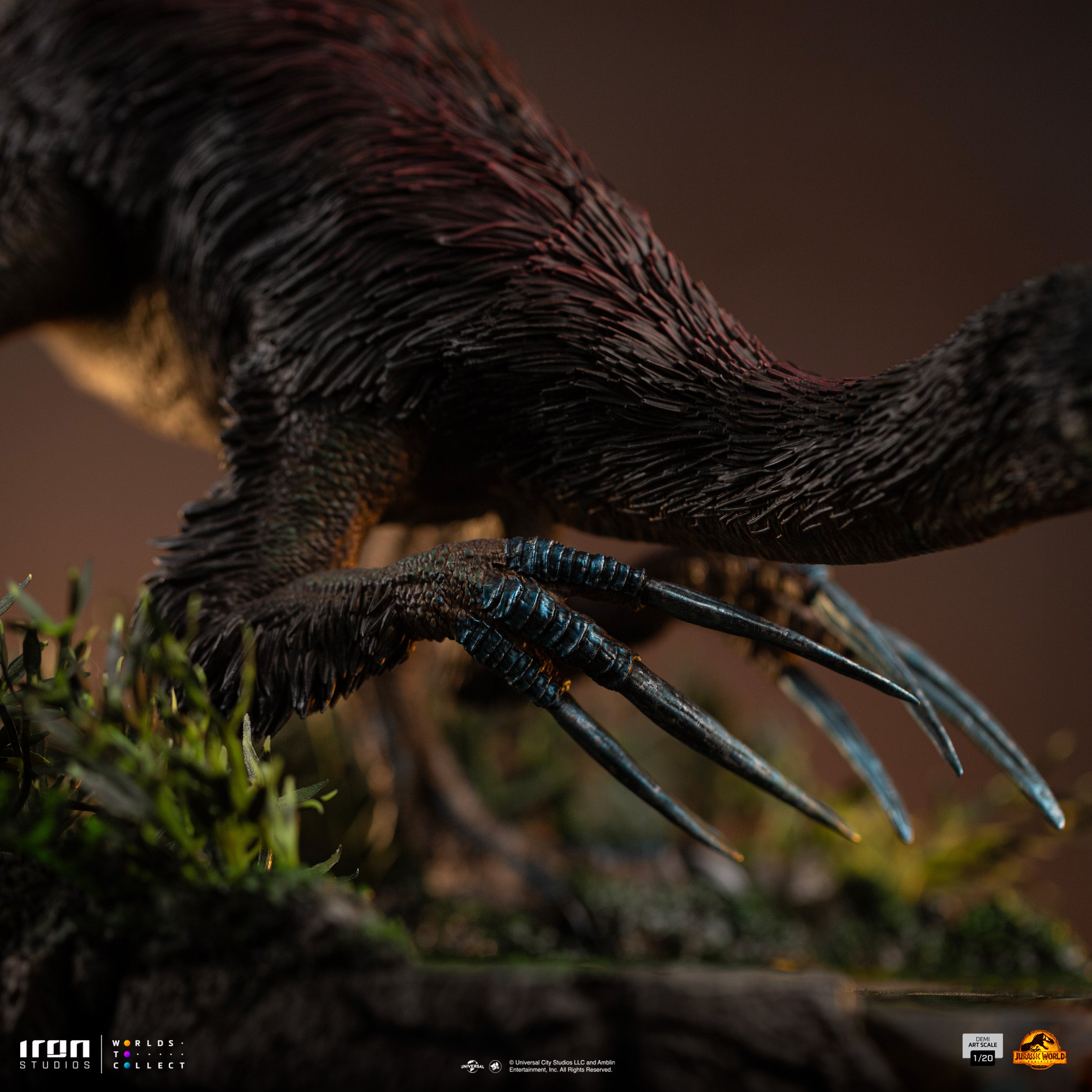 Iron Studios Collectible Limited Edition Jurassic World Therizinosaurus Statue in 1/20 Art Scale