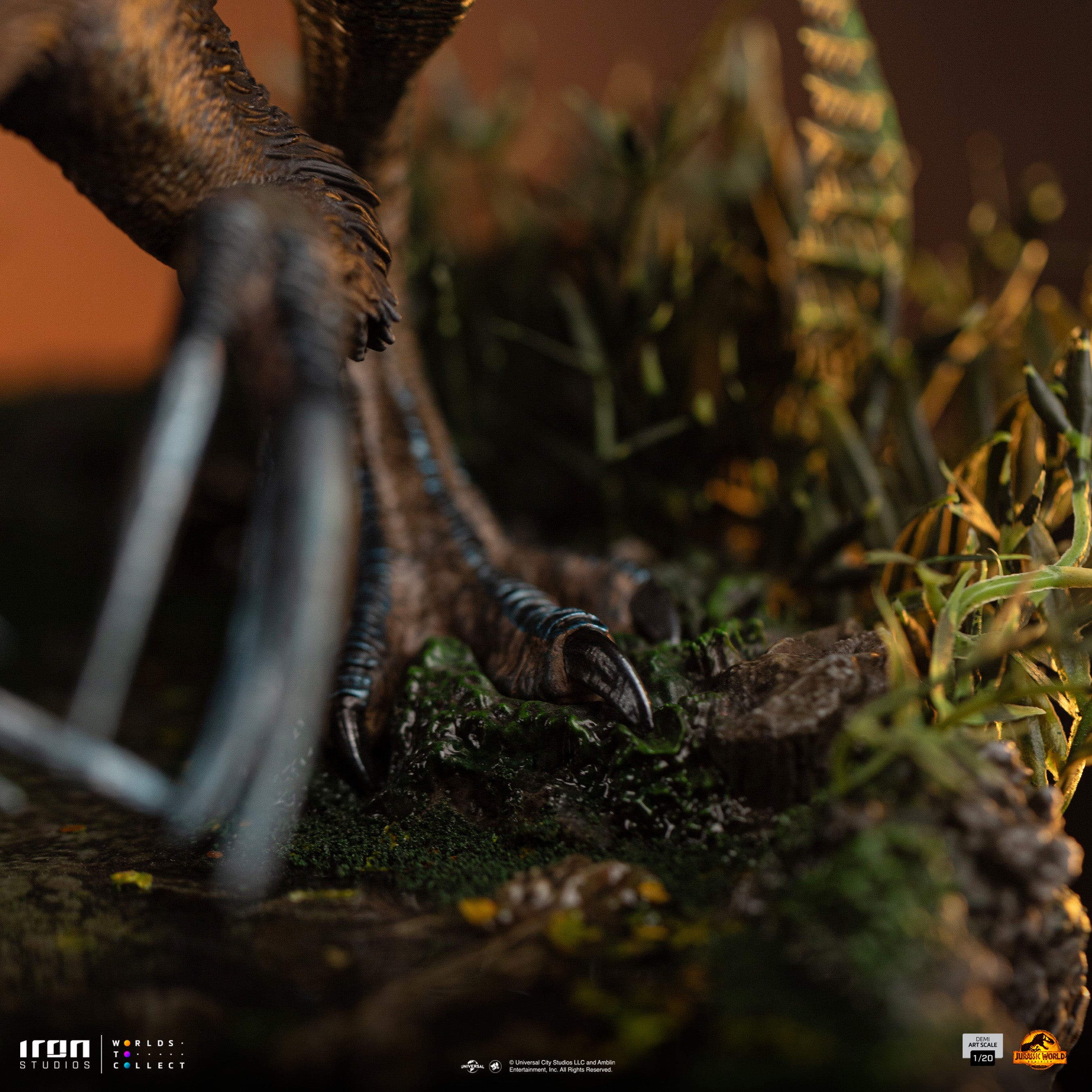 Iron Studios Collectible Limited Edition Jurassic World Therizinosaurus Statue in 1/20 Art Scale