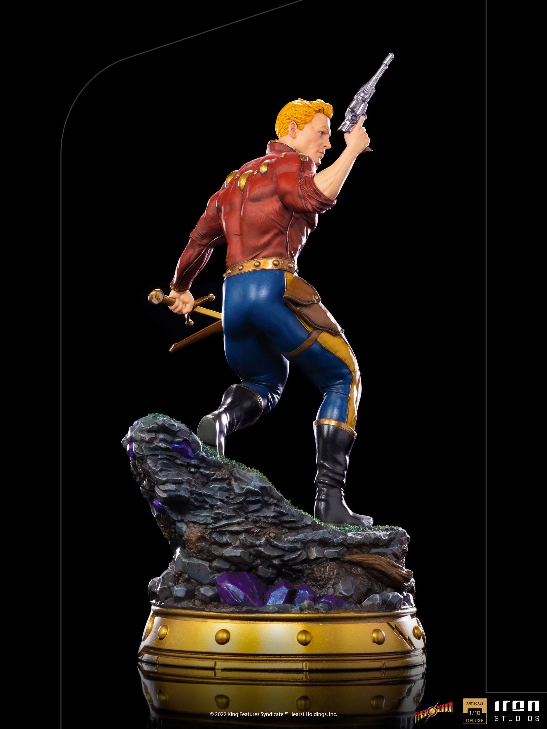 Iron Studios High - Quality Deluxe 1/10 Art Scale Statue of the Iconic Flash Gordon