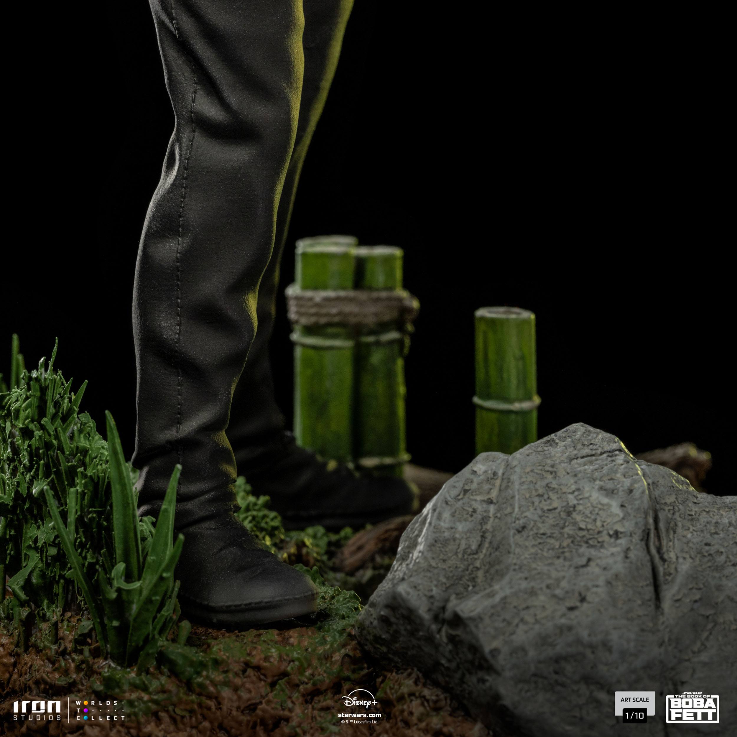 Iron Studios Limited Edition 1/10 Art Scale Statue of Luke Skywalker and Grogu Training from Star Wars The Book of Boba Fett