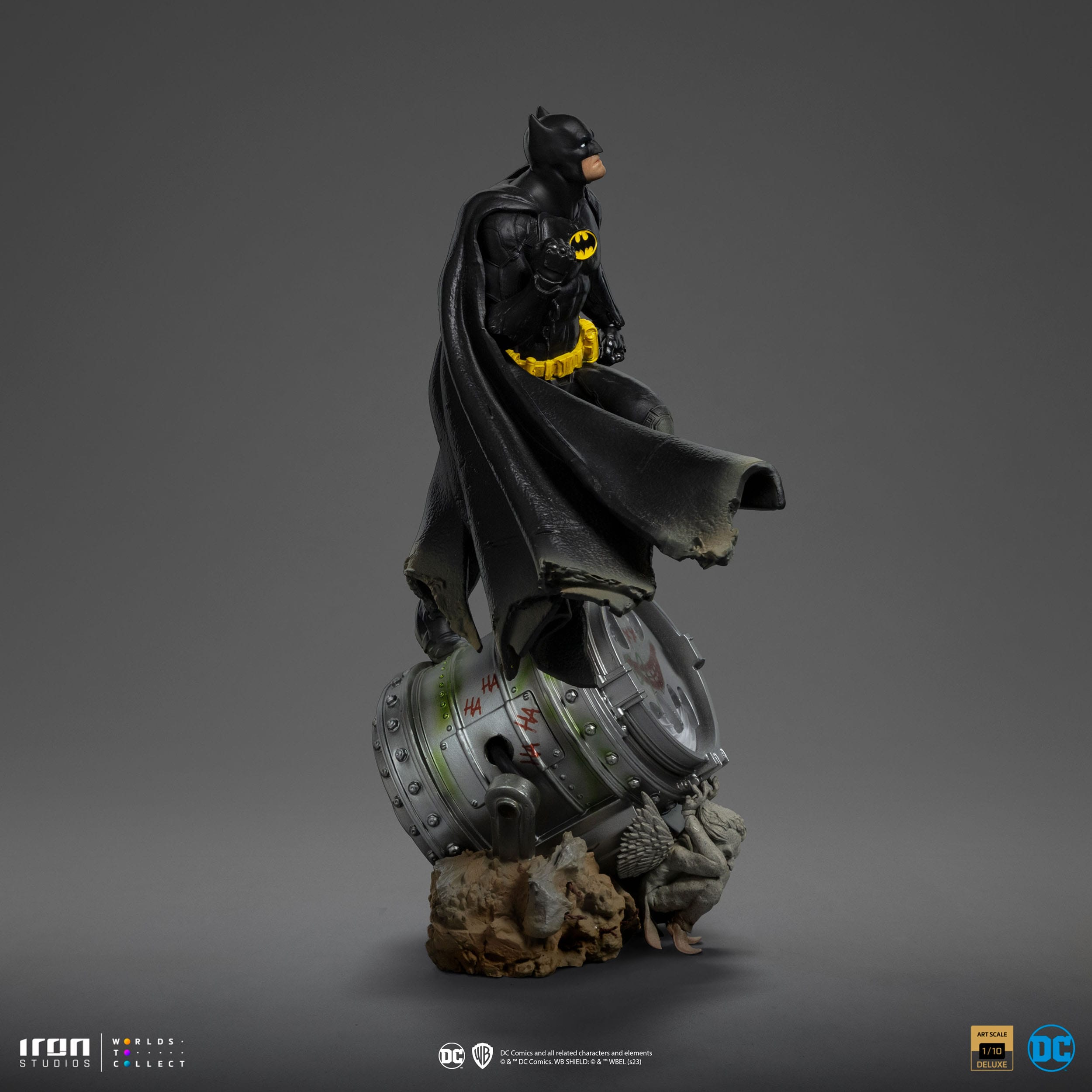 Iron Studios 1/10 Deluxe Art Scale Limited Edition DC Comics Batman Statue (500 Worldwide)