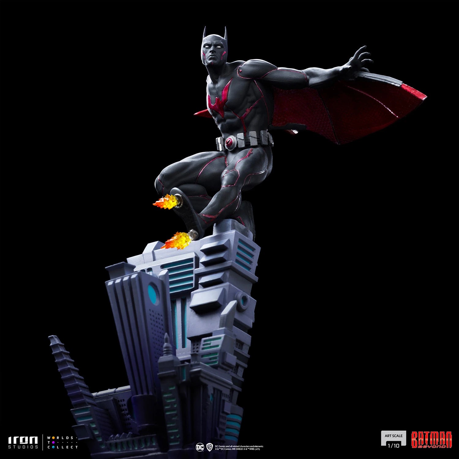 Iron Studios 1/10 Art Scale Batman Beyond Statue - Futuristic Dark Knight