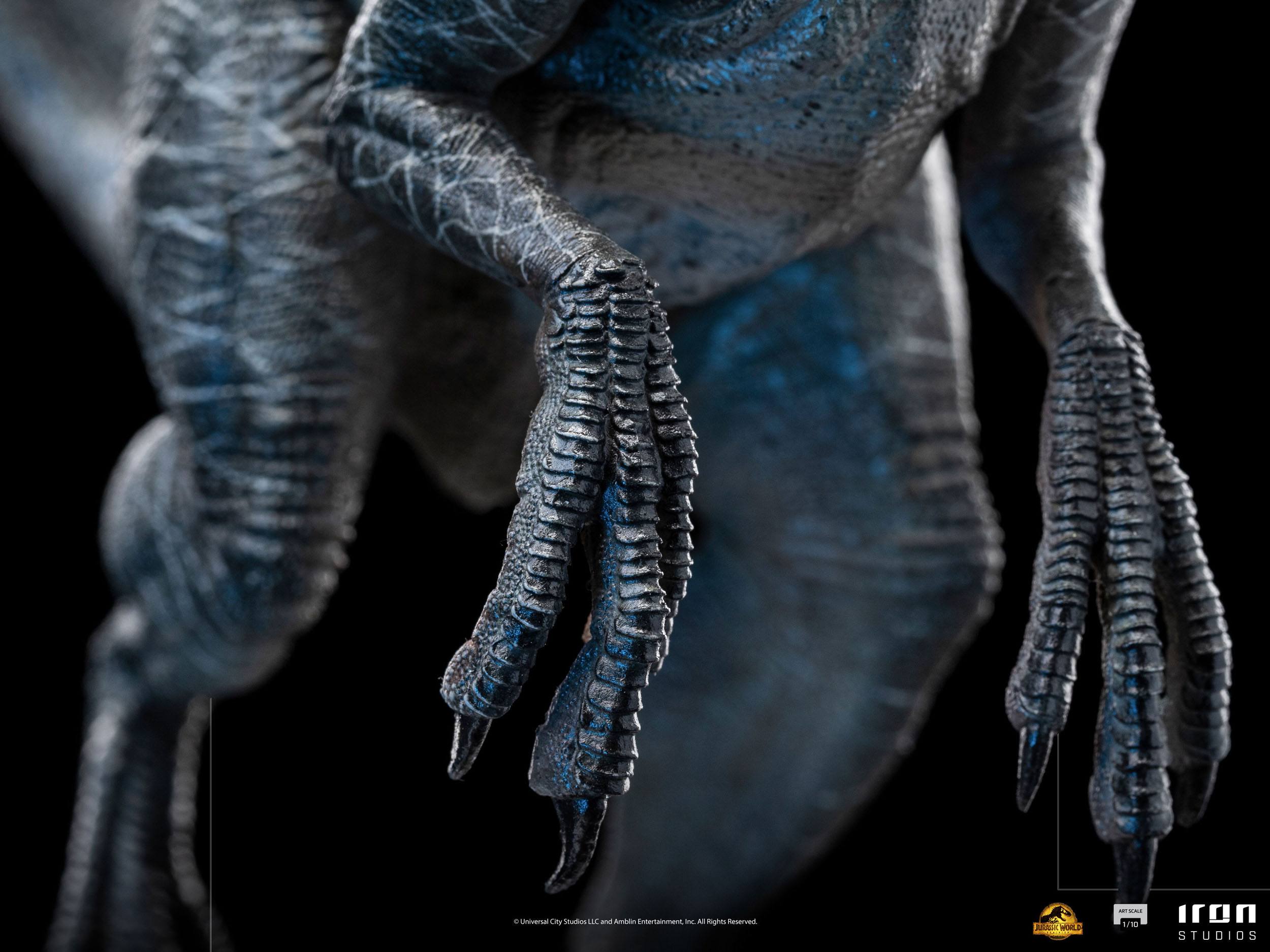 Iron Studios 1/10 Scale Artistic Statue of Blue, the Iconic Female Velociraptor from Jurassic World Dominion