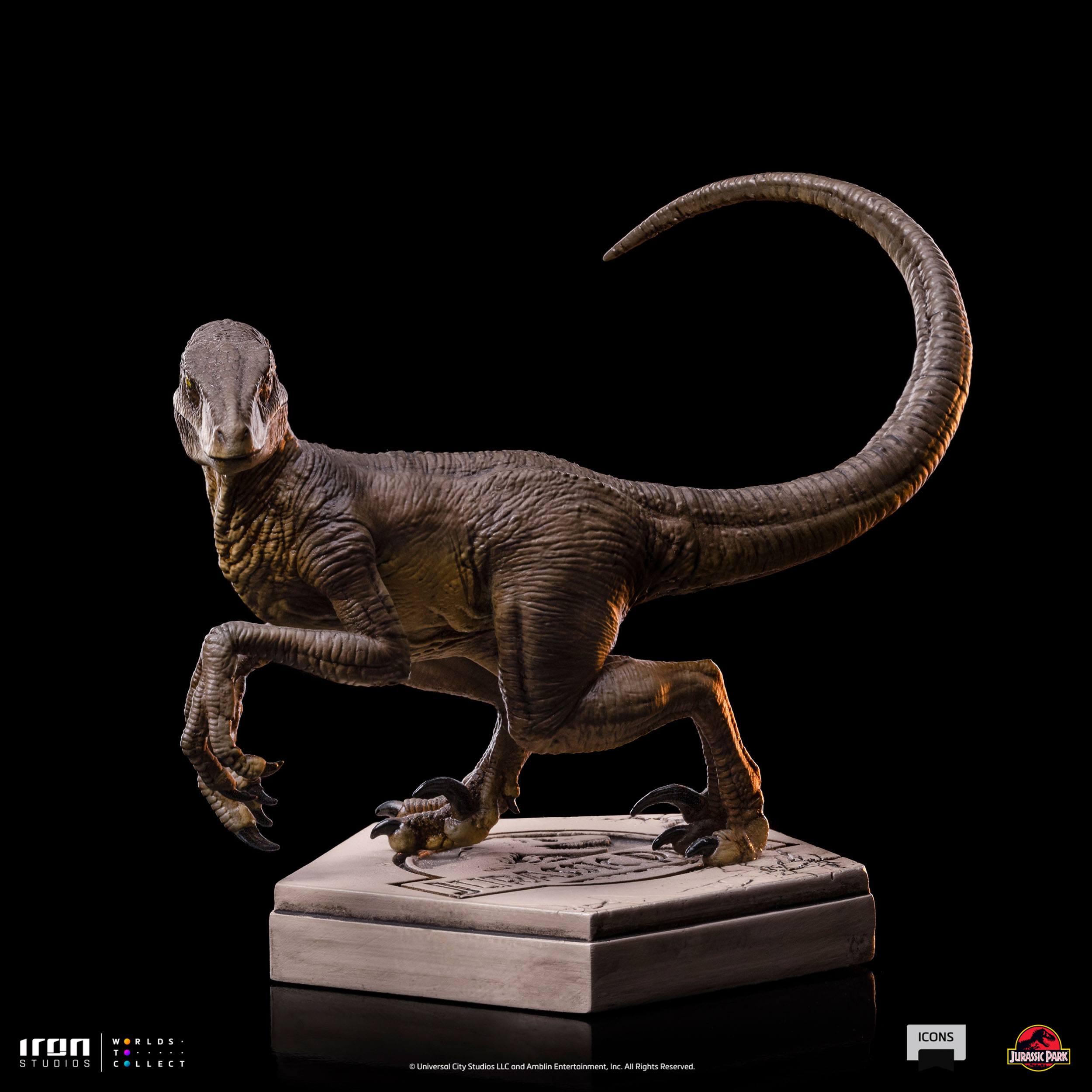 Iron Studios Iconic Jurassic Park Velociraptor Statue - Stylish Collectible