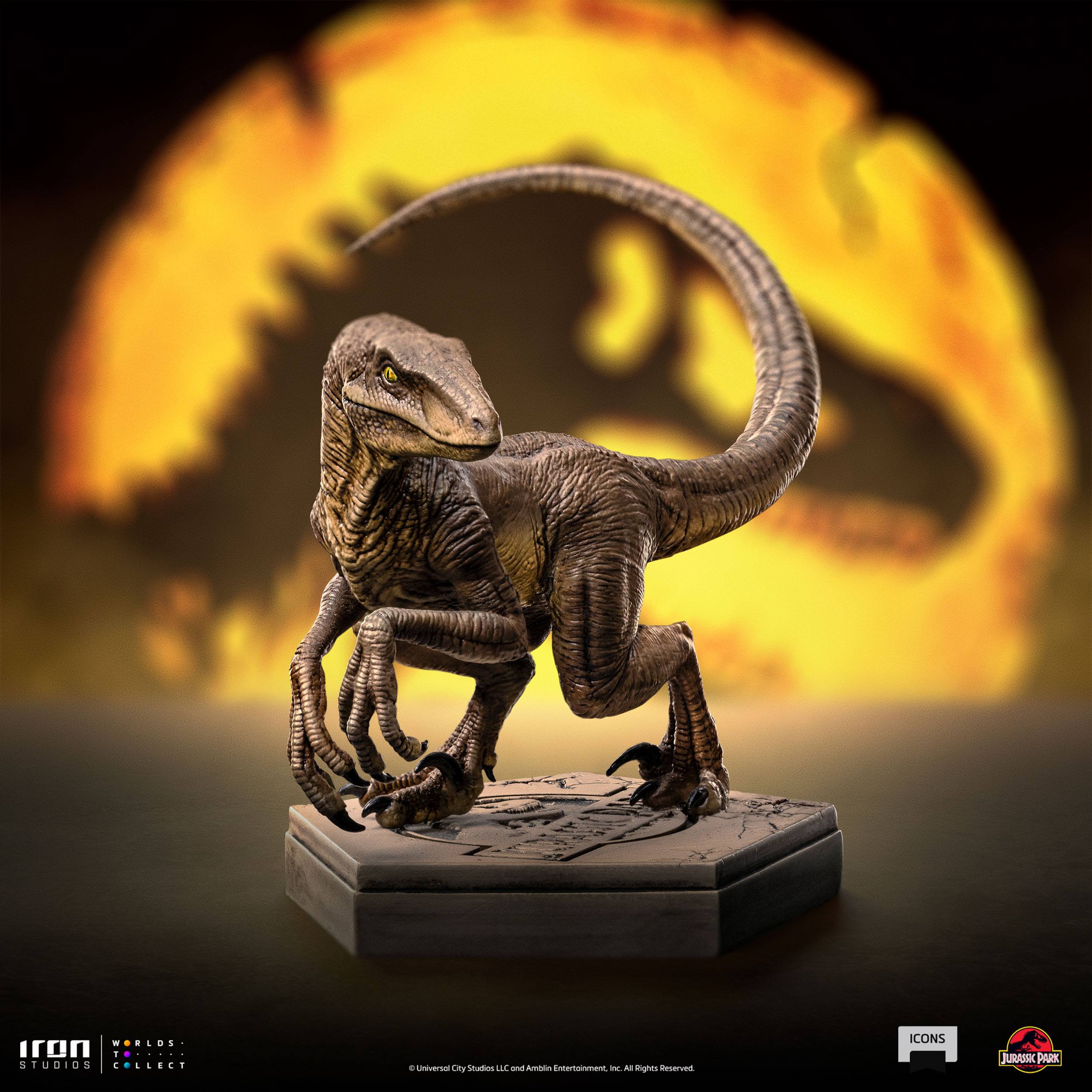 Iron Studios Iconic Jurassic Park Velociraptor Statue - Stylish Collectible