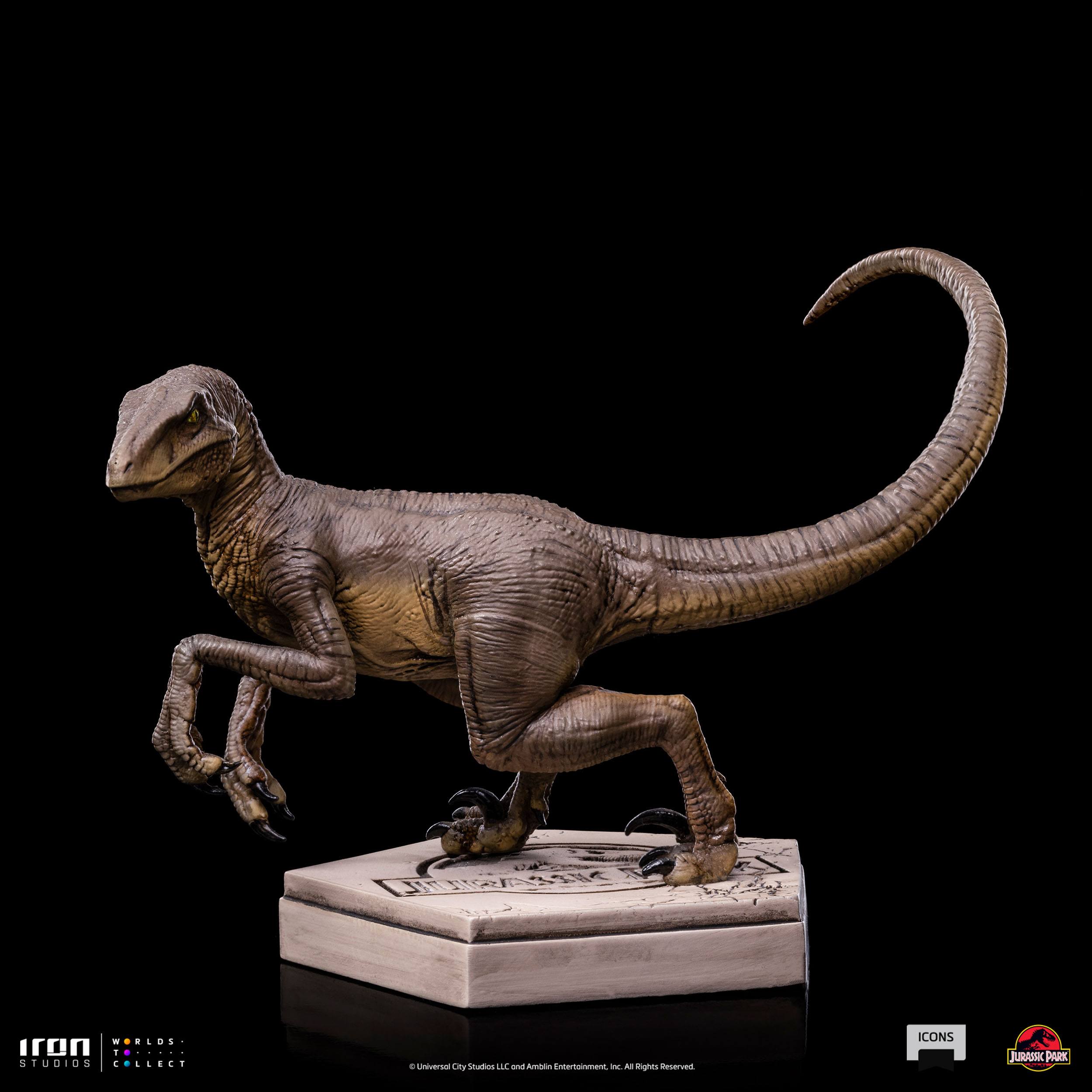 Iron Studios Iconic Jurassic Park Velociraptor Statue - Stylish Collectible