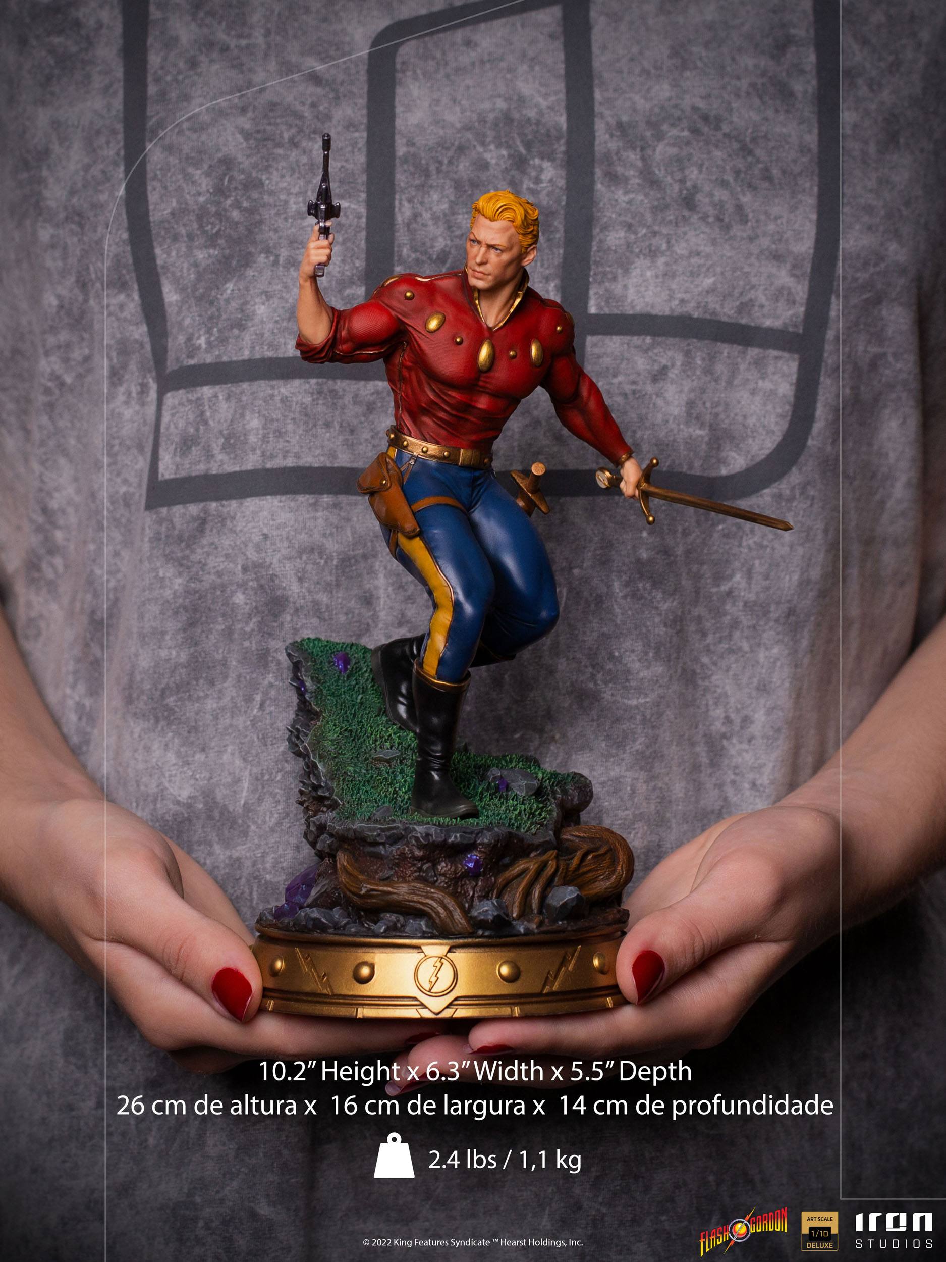 Iron Studios High - Quality Deluxe 1/10 Art Scale Statue of the Iconic Flash Gordon