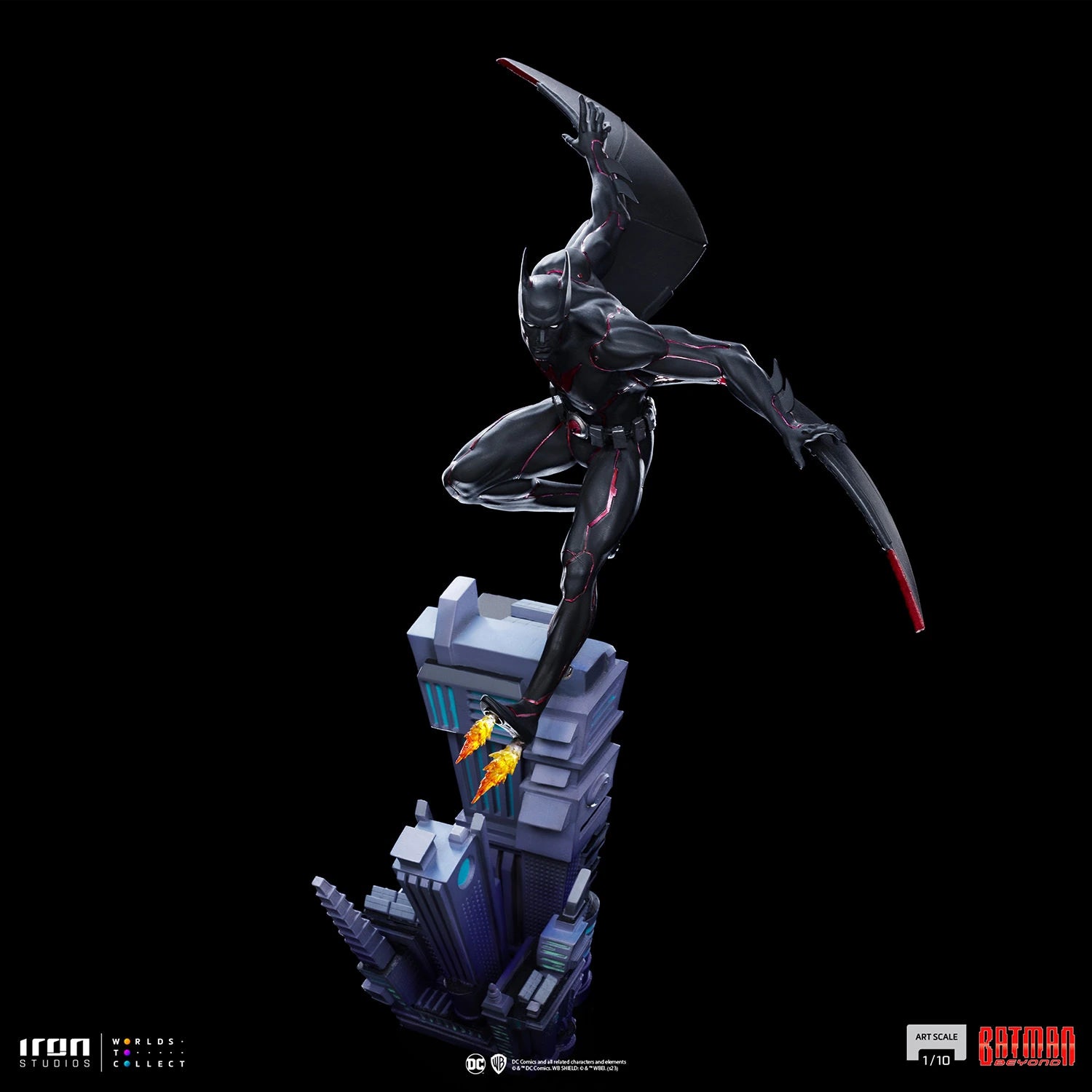 Iron Studios 1/10 Art Scale Batman Beyond Statue - Futuristic Dark Knight