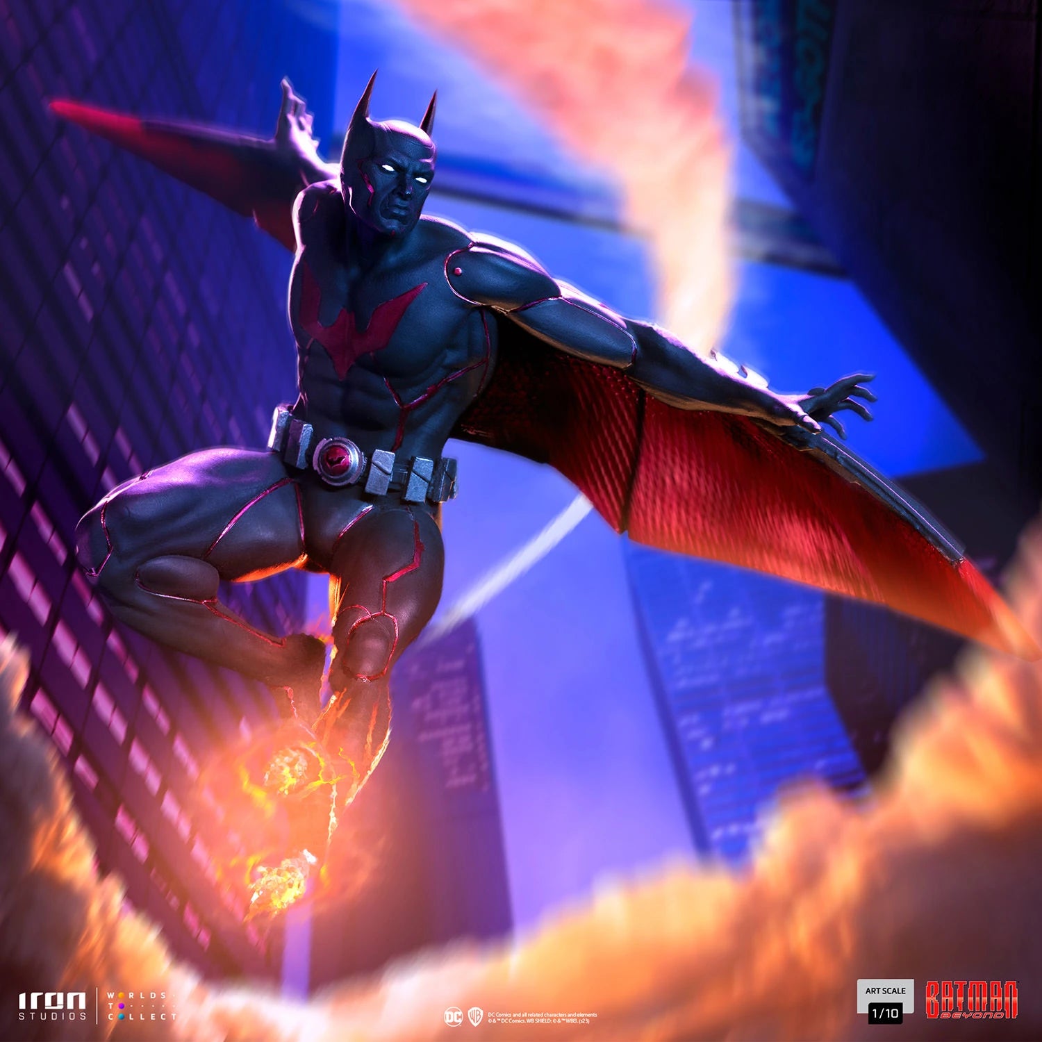Iron Studios 1/10 Art Scale Batman Beyond Statue - Futuristic Dark Knight