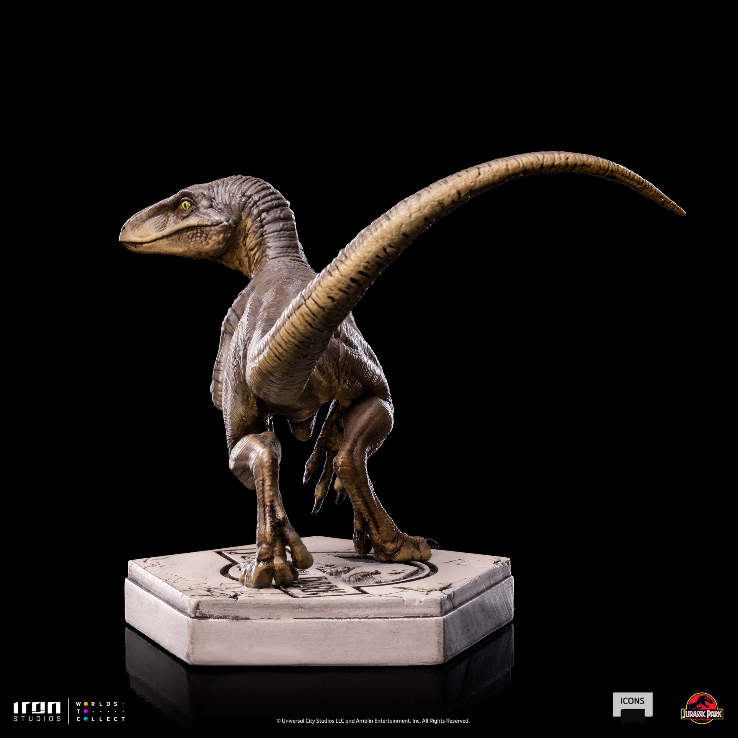 Iron Studios Iconic Jurassic Park Velociraptor Statue - Stylish Collectible
