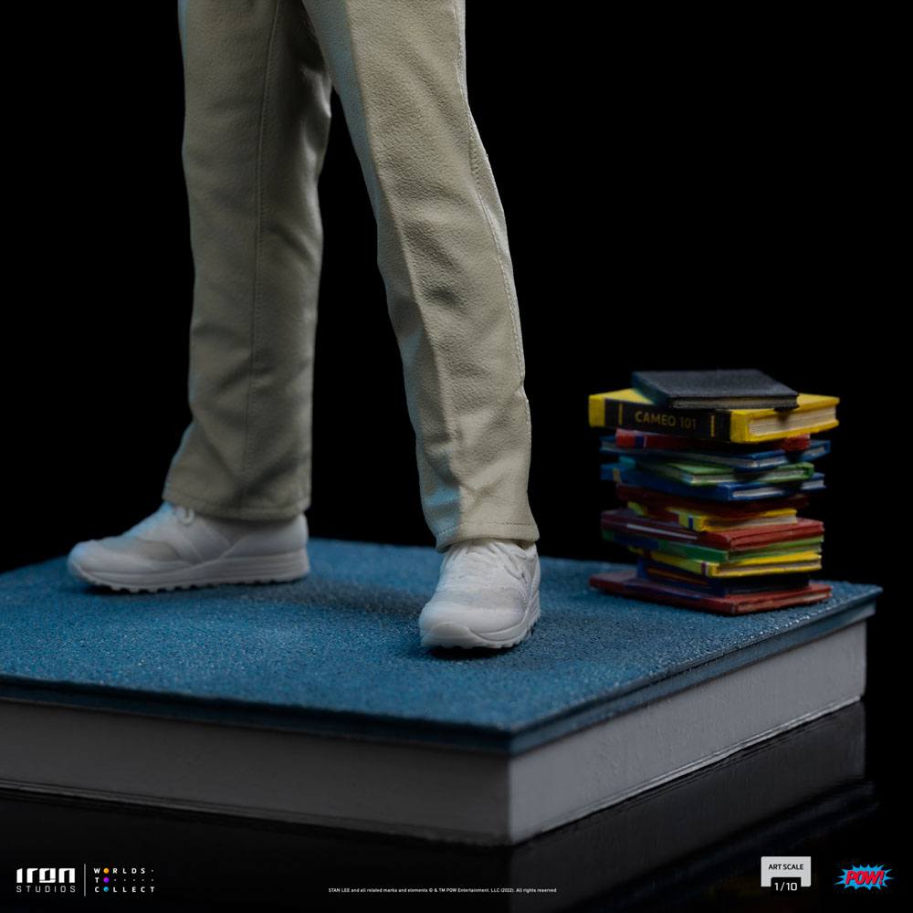 Iron Studios Marvel Collectible 1/10 Art Scale Statue of Stan Lee in His Legendary Years