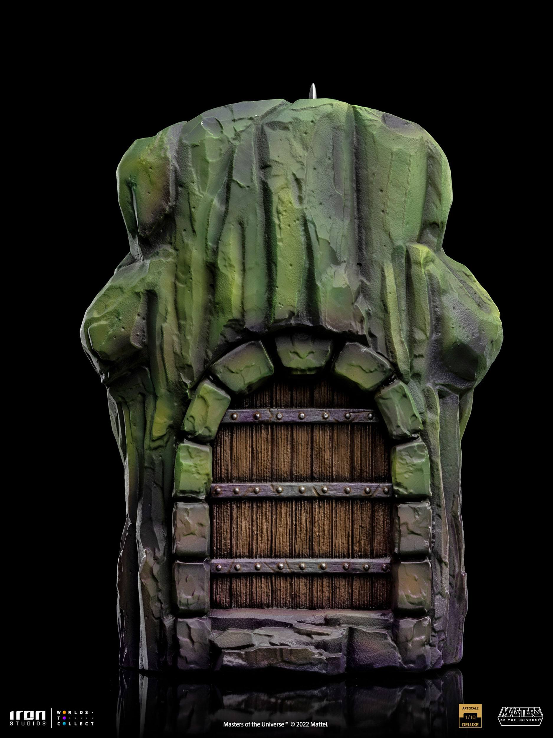 Iron Studios High - Quality 1/10 Deluxe Art Scale Collectible Statue of He - Man from Masters of the Universe