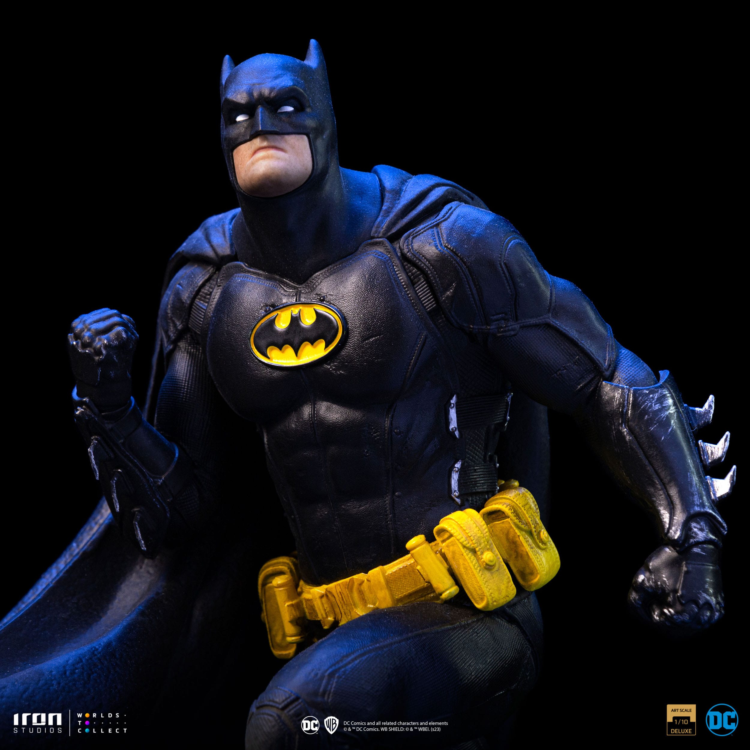 Iron Studios 1/10 Deluxe Art Scale Limited Edition DC Comics Batman Statue (500 Worldwide)