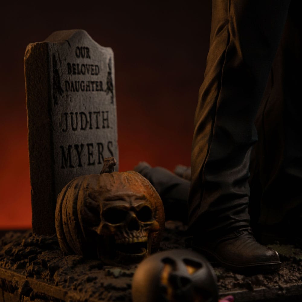 Iron Studios Limited Edition 1/10 Deluxe Art Scale Statue of Michael Myers from Halloween II Horror Movie