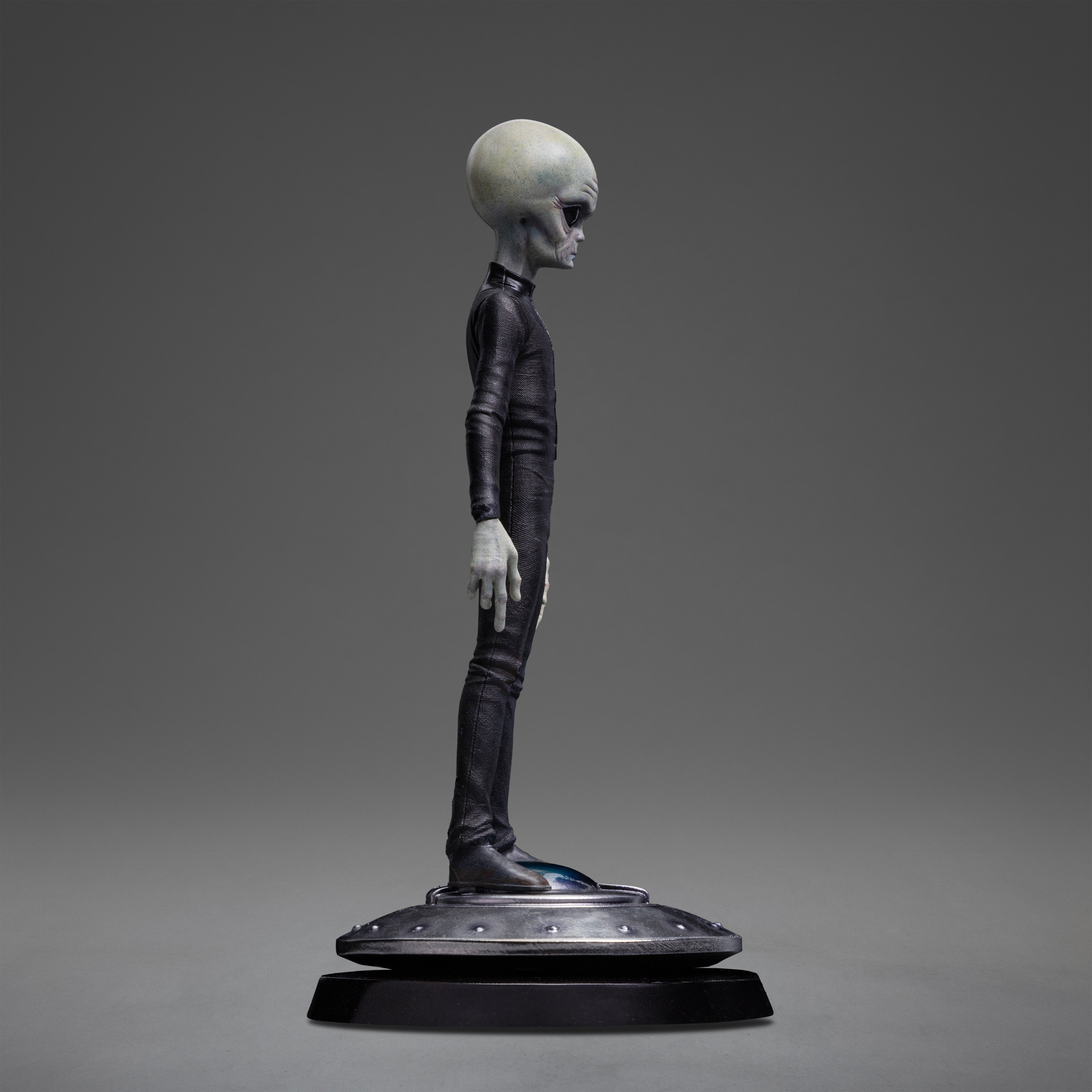 Iron Studios 1/10 Art Scale Limited Edition Grey Alien Statue - 'I Want to Believe'
