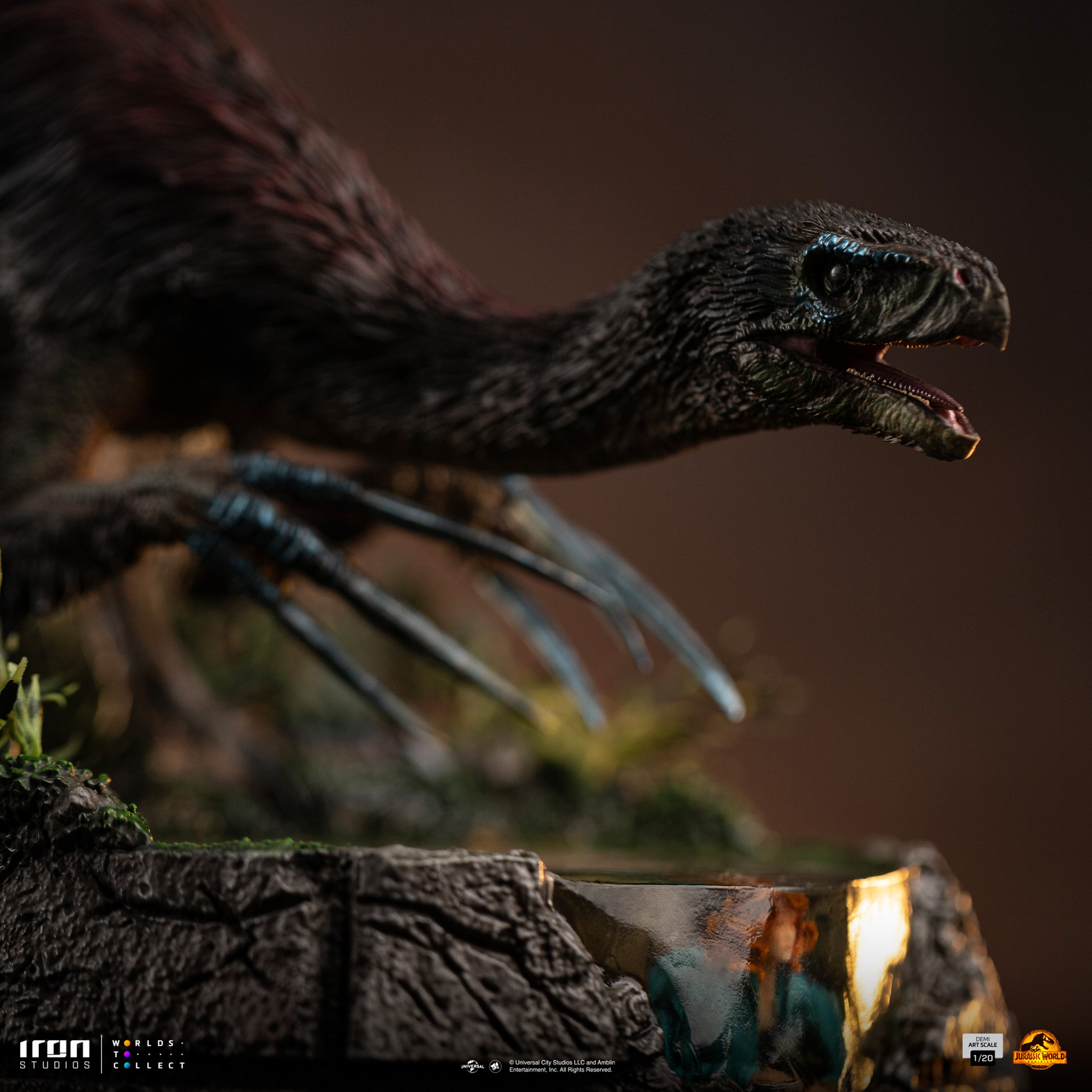 Iron Studios Collectible Limited Edition Jurassic World Therizinosaurus Statue in 1/20 Art Scale