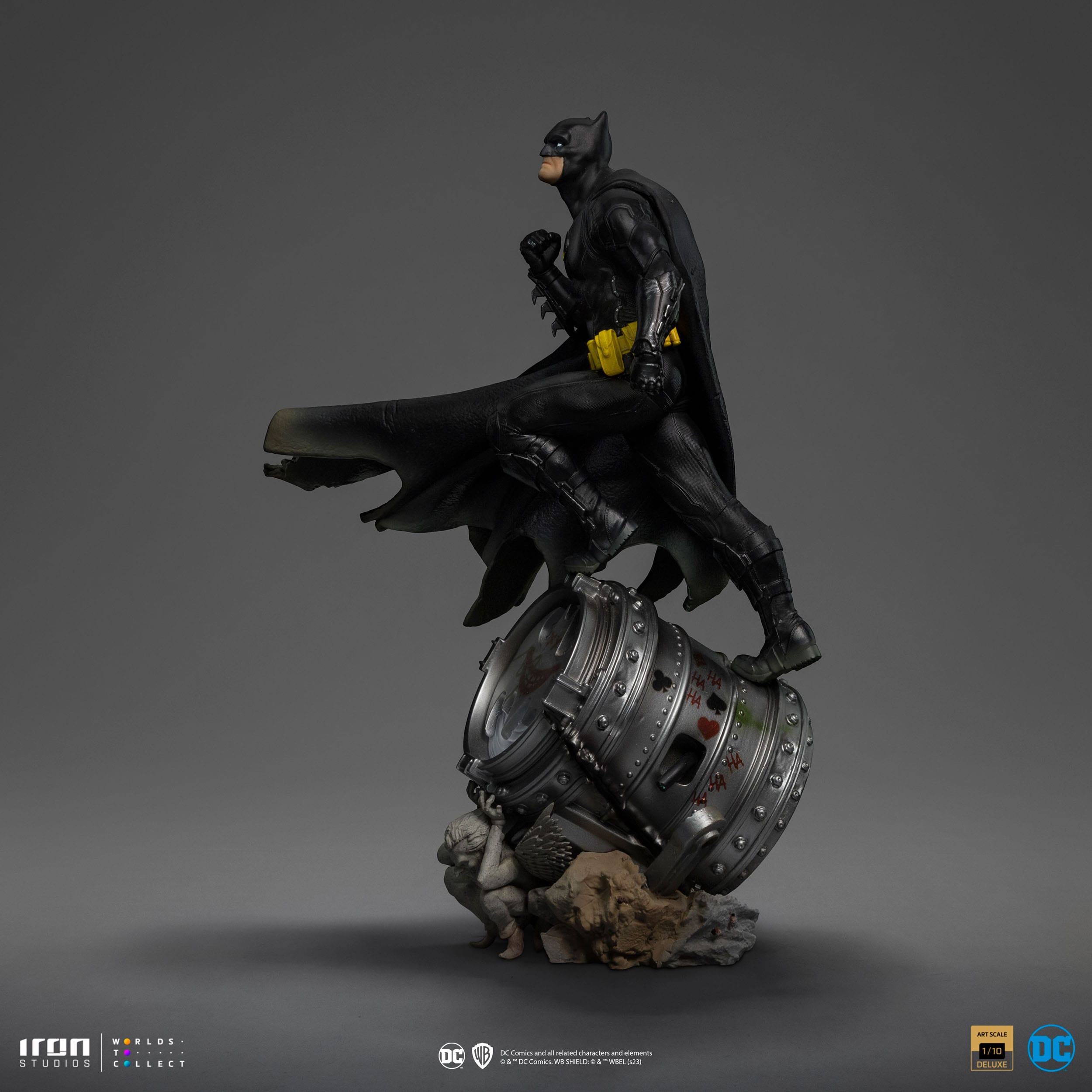 Iron Studios 1/10 Deluxe Art Scale Limited Edition DC Comics Batman Statue (500 Worldwide)