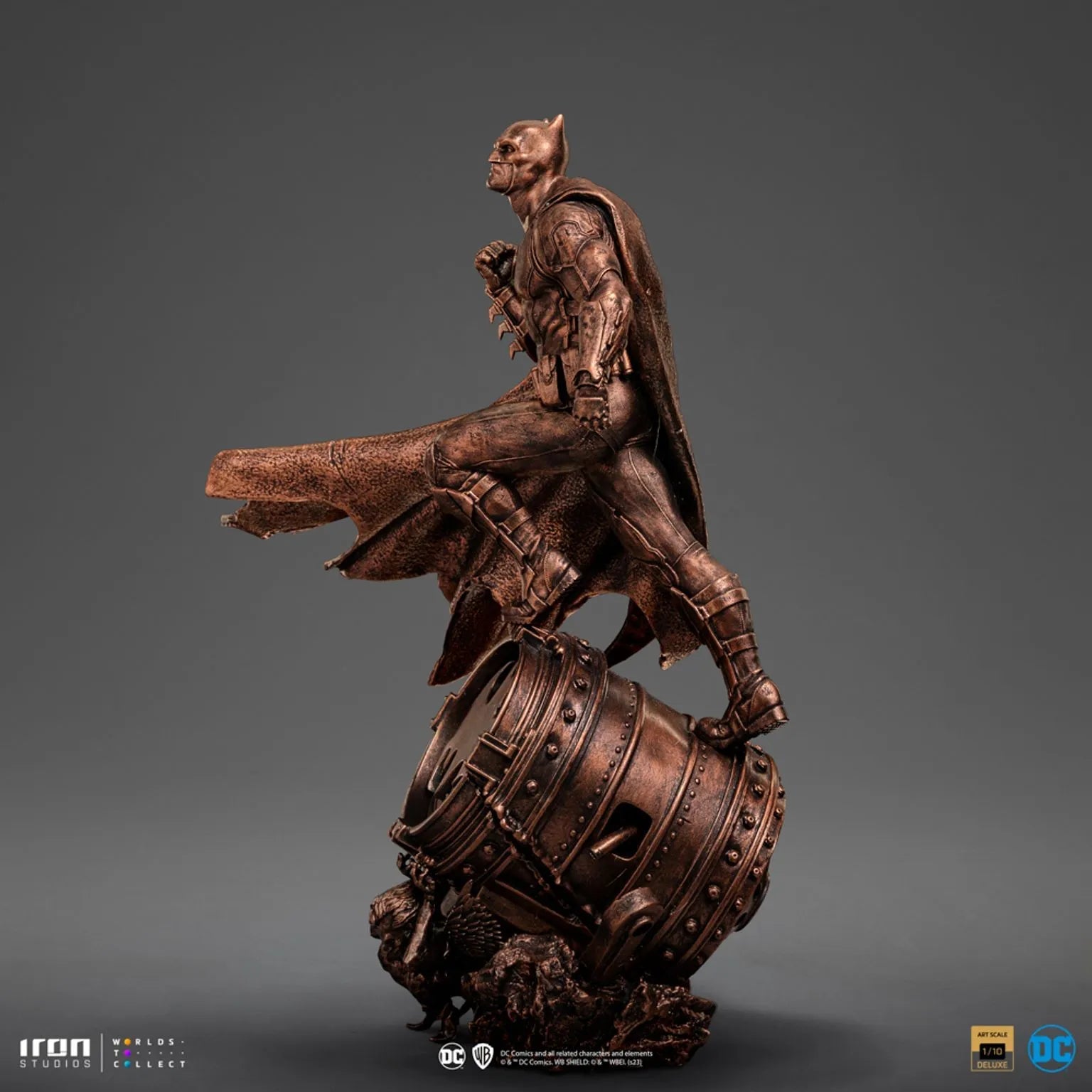 Iron Studios Exclusive 1/10 Limited Edition DC Batman Deluxe Statue (Bronze Version)